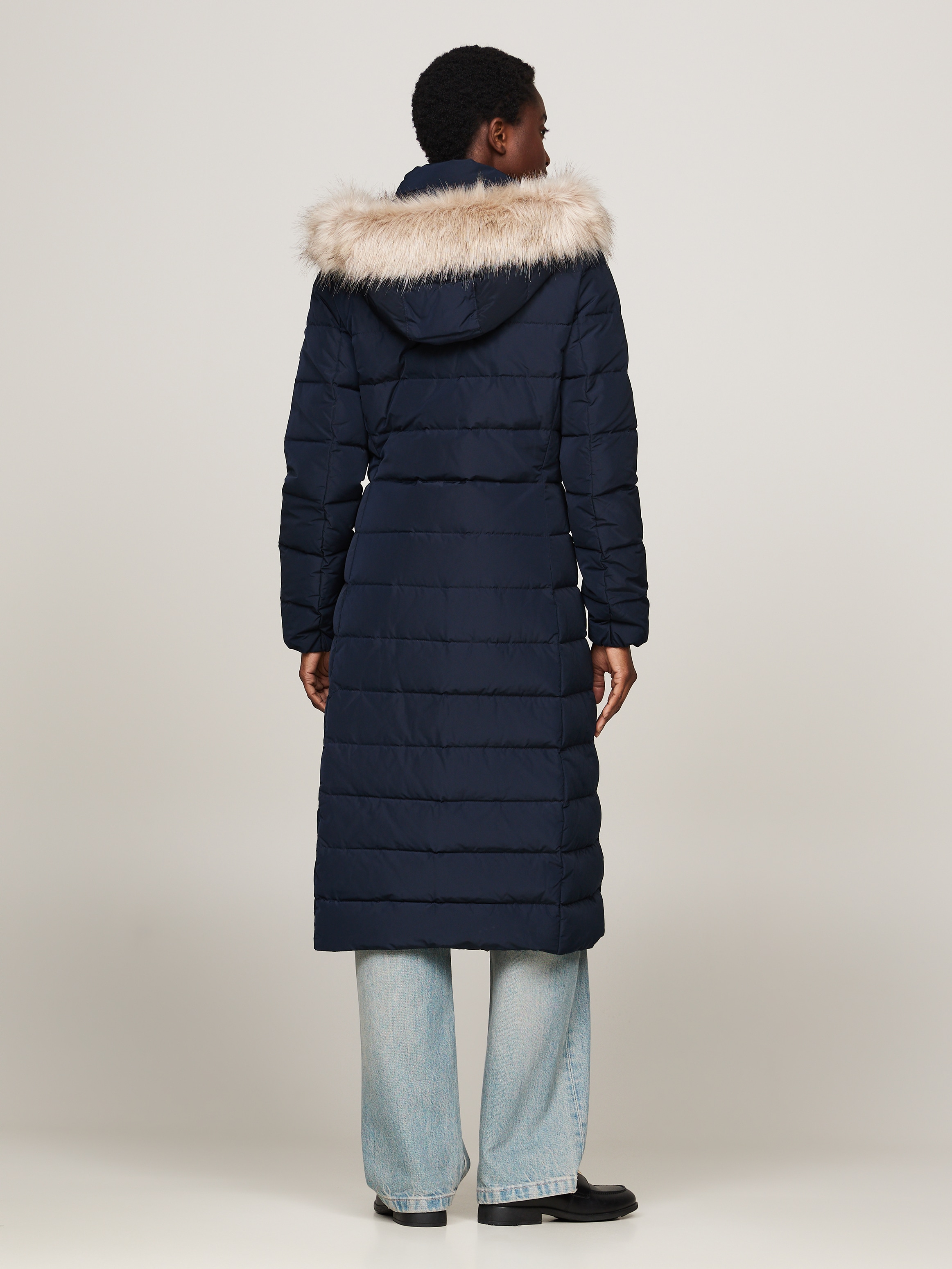 Tommy Hilfiger Steppmantel »HERITAGE DOWN TYRA MAXI WITH FUR«, mit Logopatch
