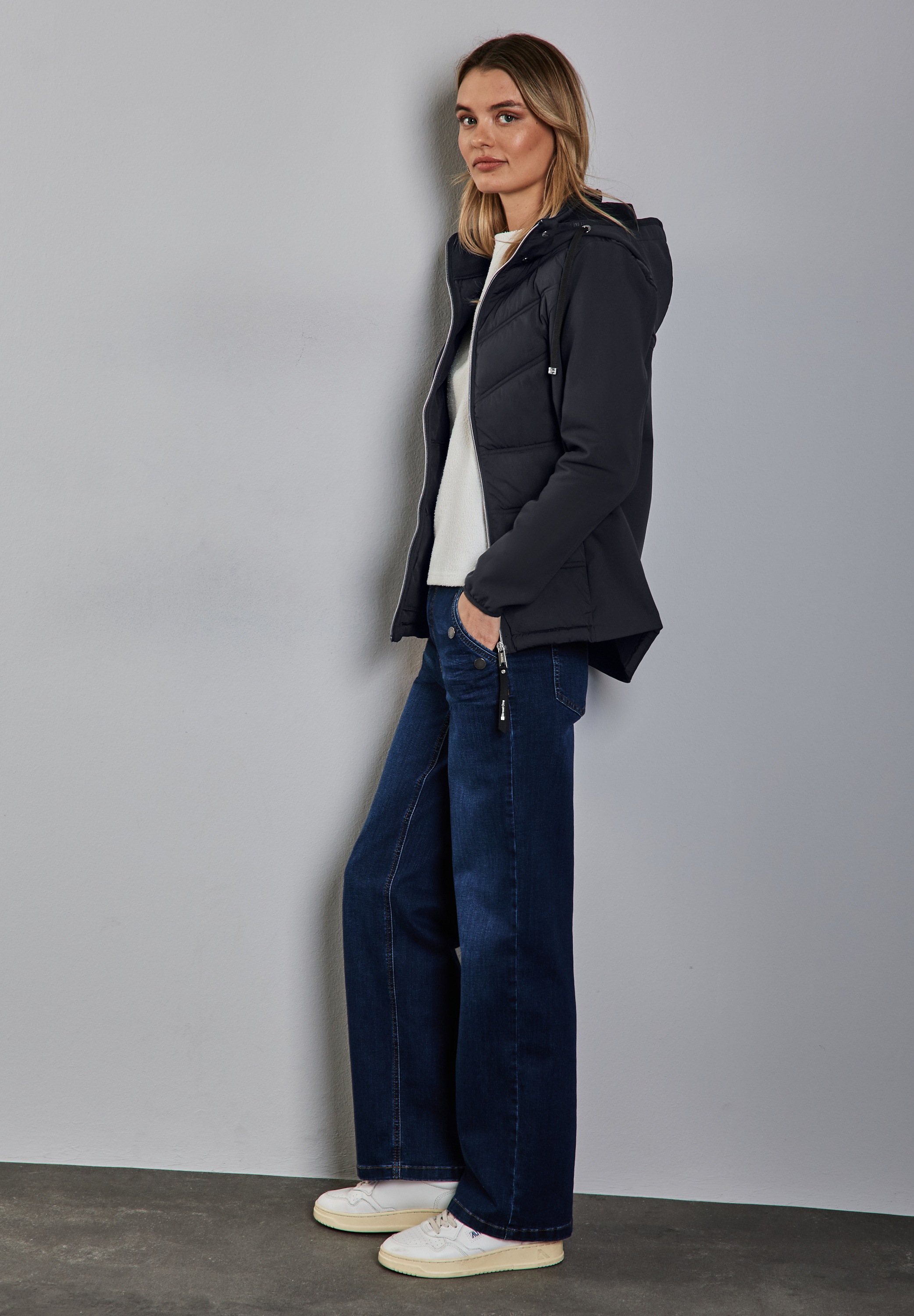 STREET ONE Softshelljacke, mit Kapuze, mit Kapuze und Tunnelzug