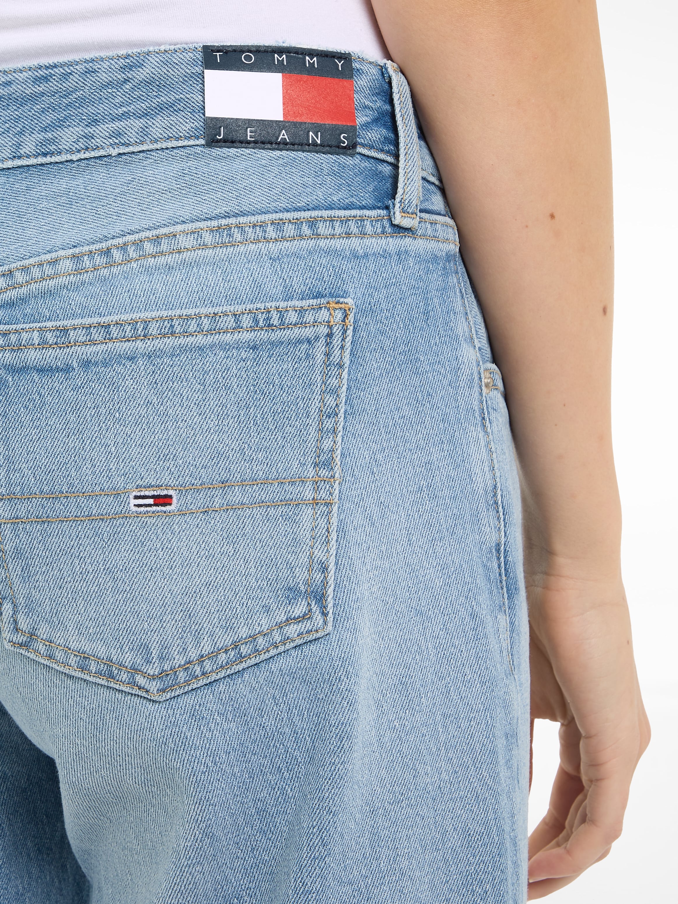 Tommy Jeans Straight-Jeans »SOPHIE LW STR CH0152«, mit Nieten