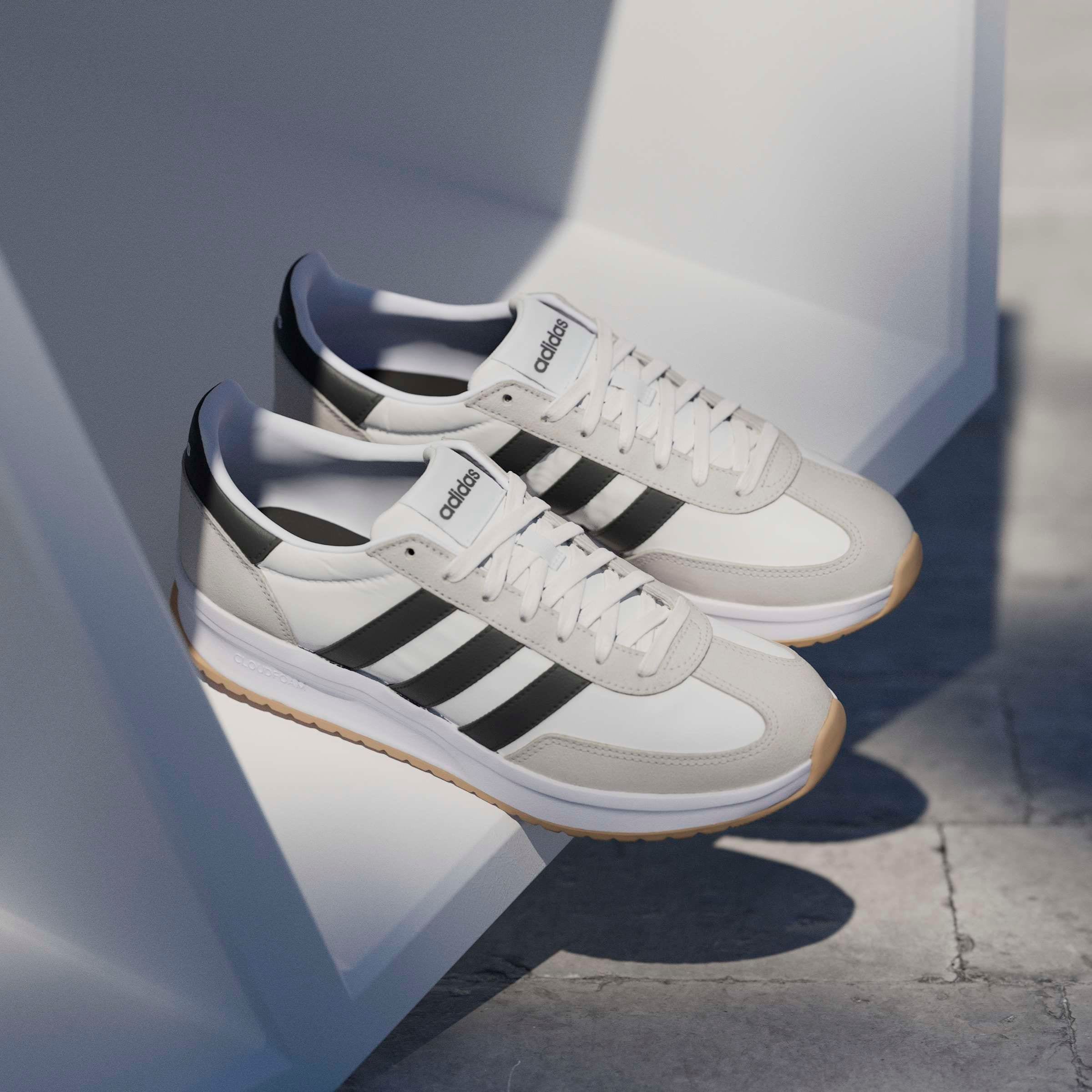 adidas Sportswear Sneaker »RUN 70S 2.0«, inspiriert vom Design des adidas SL72