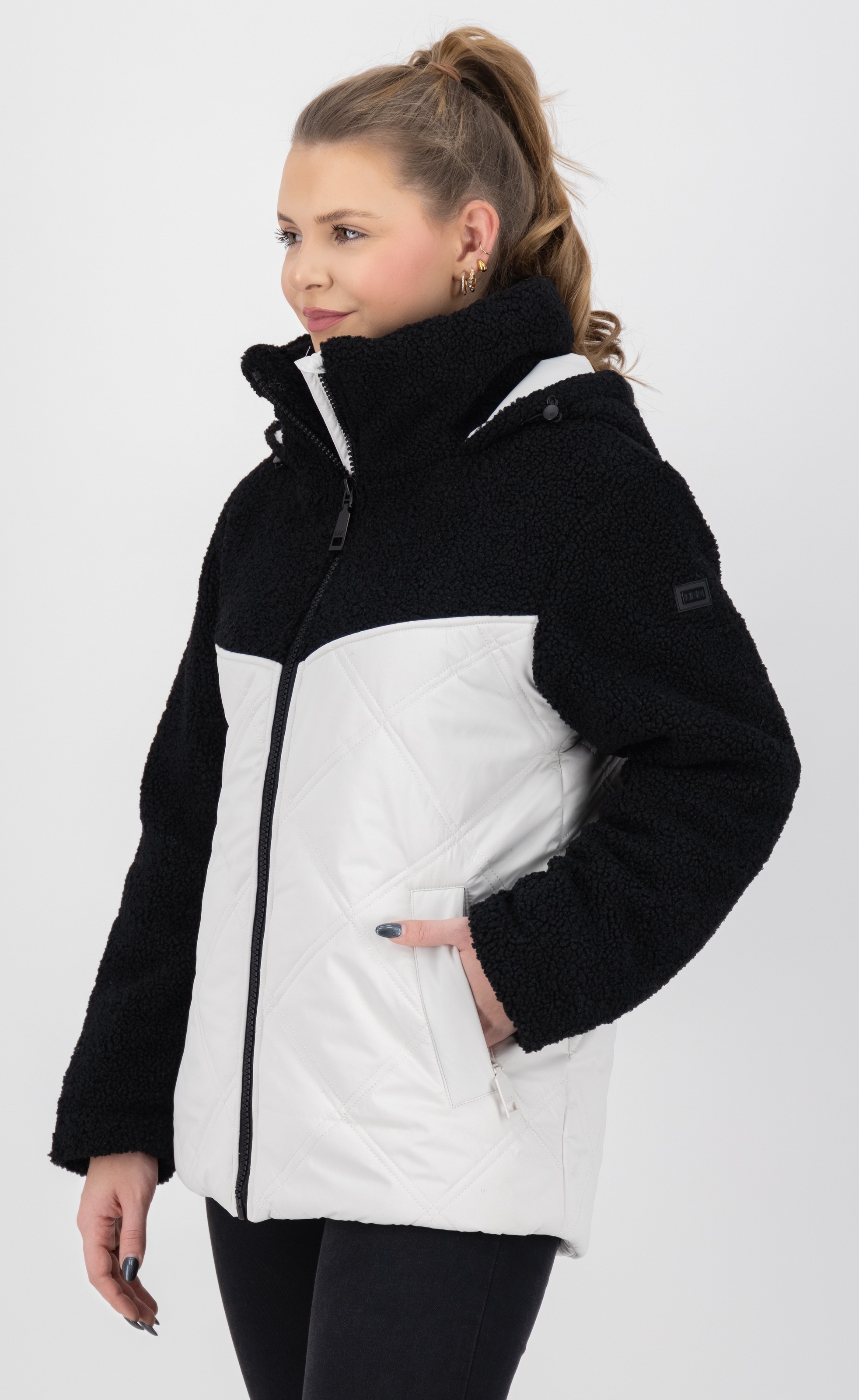 LPO Steppjacke »XAVIA WMN«, hochgeschlossener Kragen mit Sherpa-Fleece