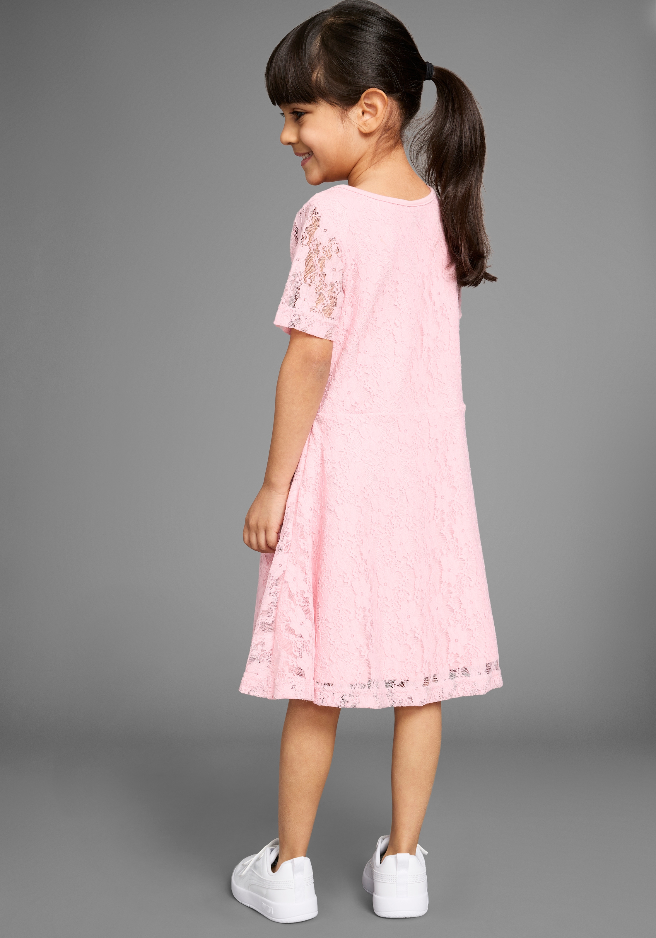 KIDSWORLD Spitzenkleid »Jerseykleid mit aufwendiger Spitze«, Festliches Kleid mit Spitze