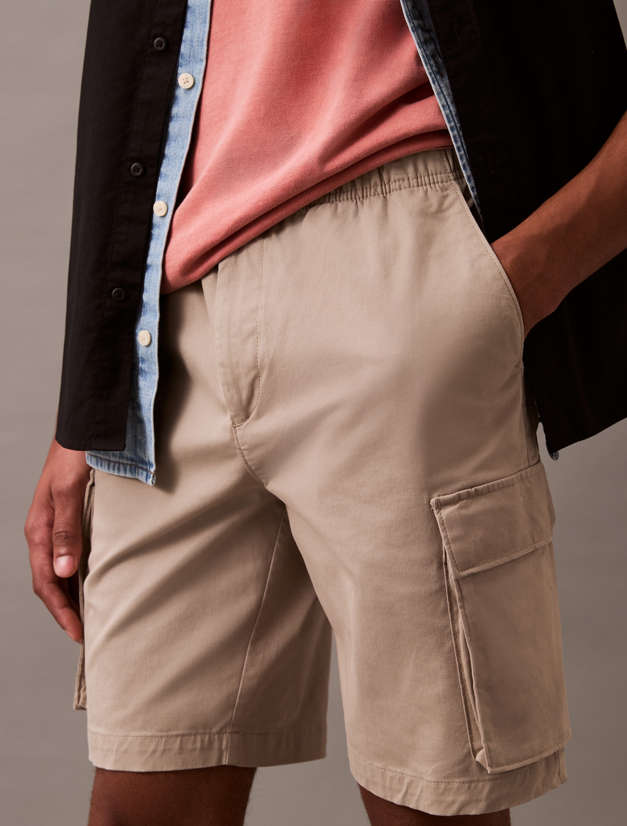 Calvin Klein Jeans Cargoshorts »9" COTTON PULL ON CARGO SHORT« Mit Gürtelschlaufen