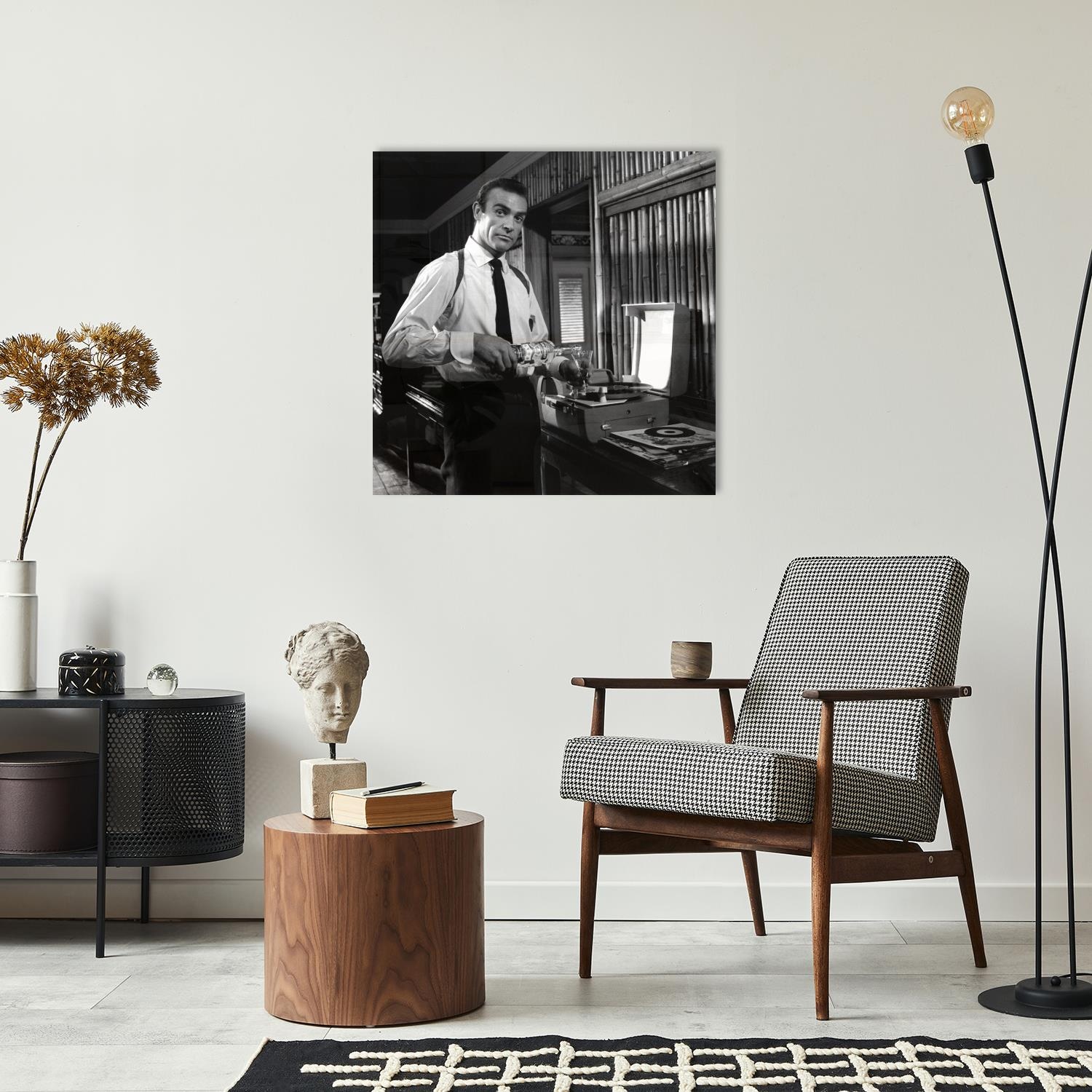 queence Acrylglasbild "The Drink" Film  Filmfiguren  Filmszene  Foto  Mann  Schwarz-Weiss  Stars Fine Art-Print in Galeriequalität