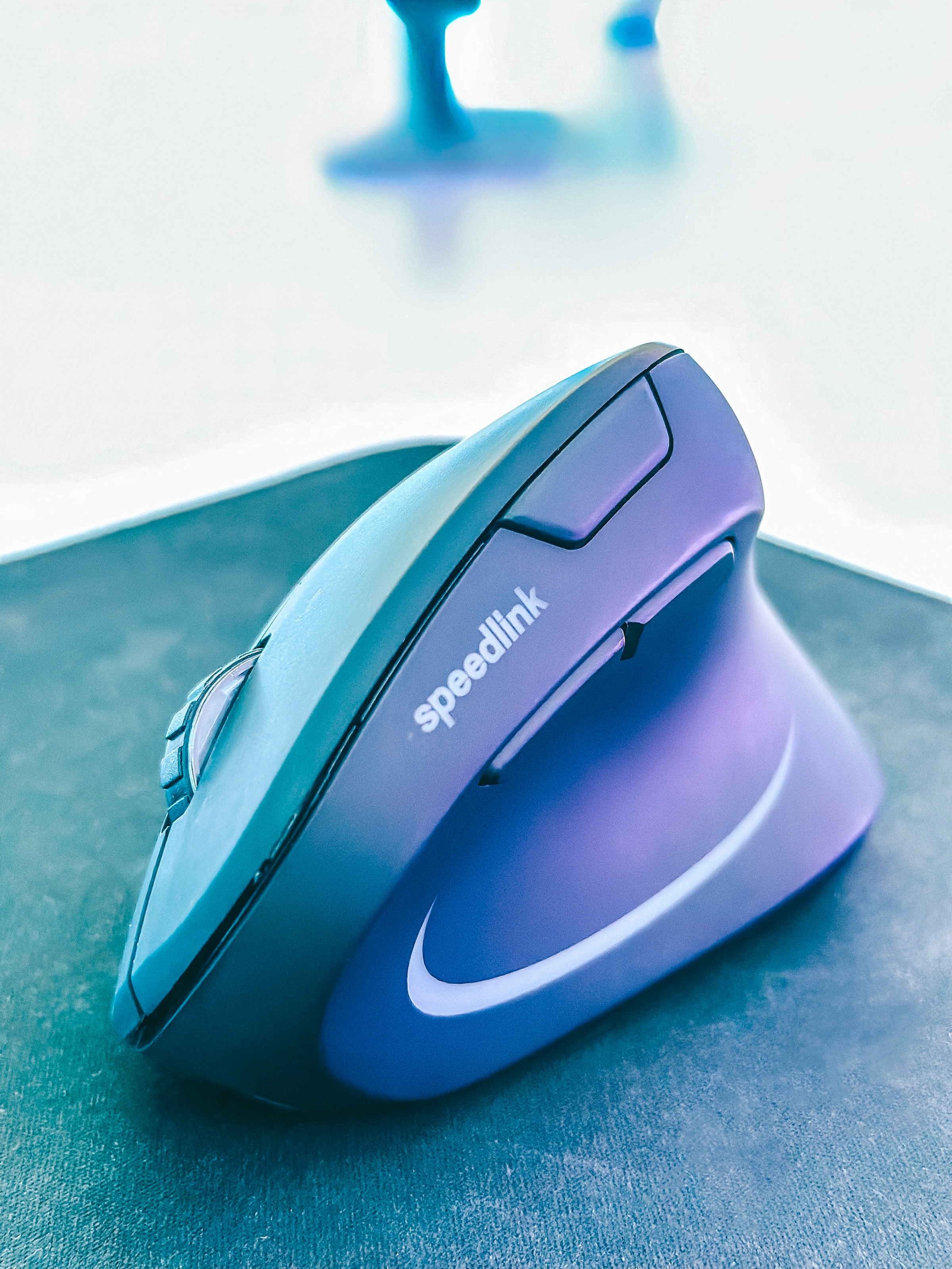 Speedlink ergonomische Maus »PIAVO PRO RGB Rechargeable Vertical Ergonomic, Wireless«, wiederaufladbar, leise Tasten