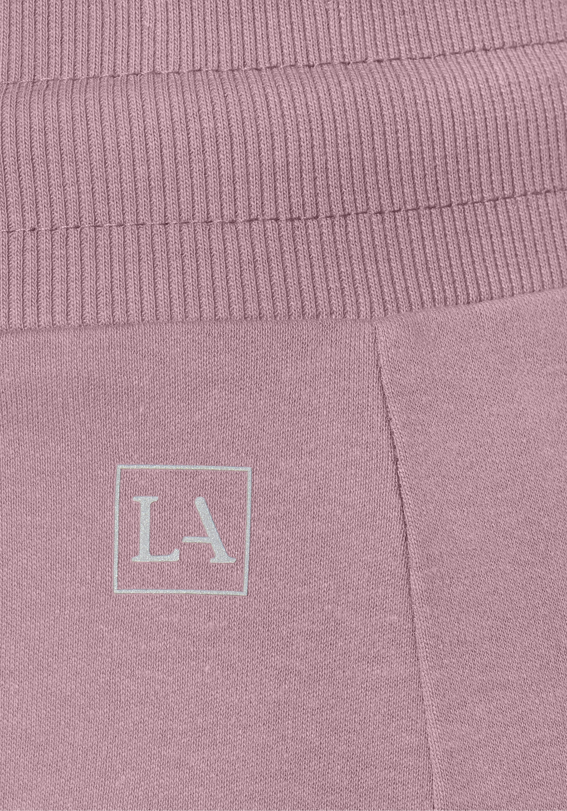 LASCANA ACTIVE Shorts, mit kleinen Seitenschlitzen online kaufen bei  Jelmoli-Versand Schweiz
