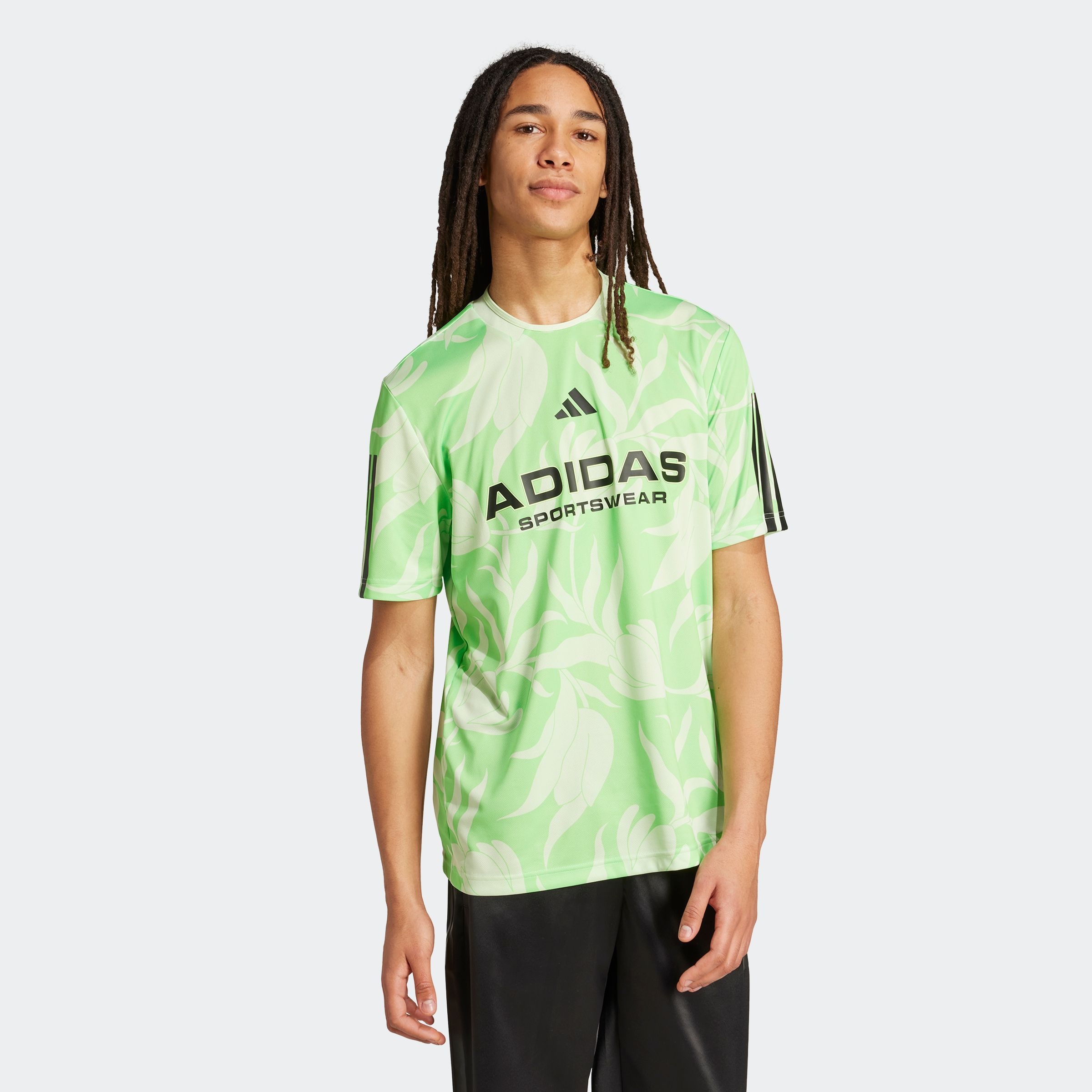 adidas Sportswear T-Shirt »M TIROAOPJSYQ3« sportlicher Stil, mit Rundhalsausschnitt, Allover-Print