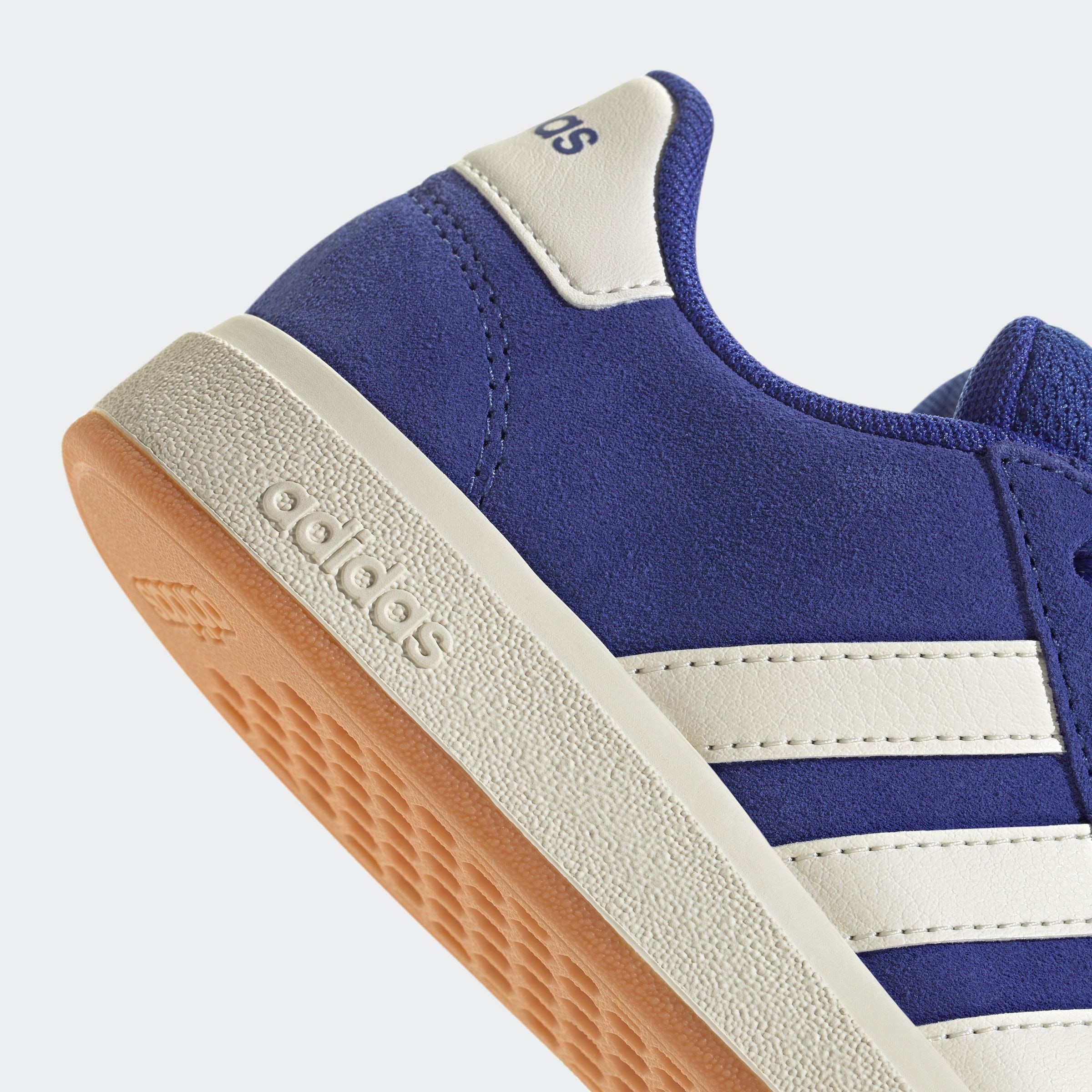 adidas Sportswear Sneaker »GRAND COURT 00S KIDS«, Design auf den Spuren des adidas Superstar