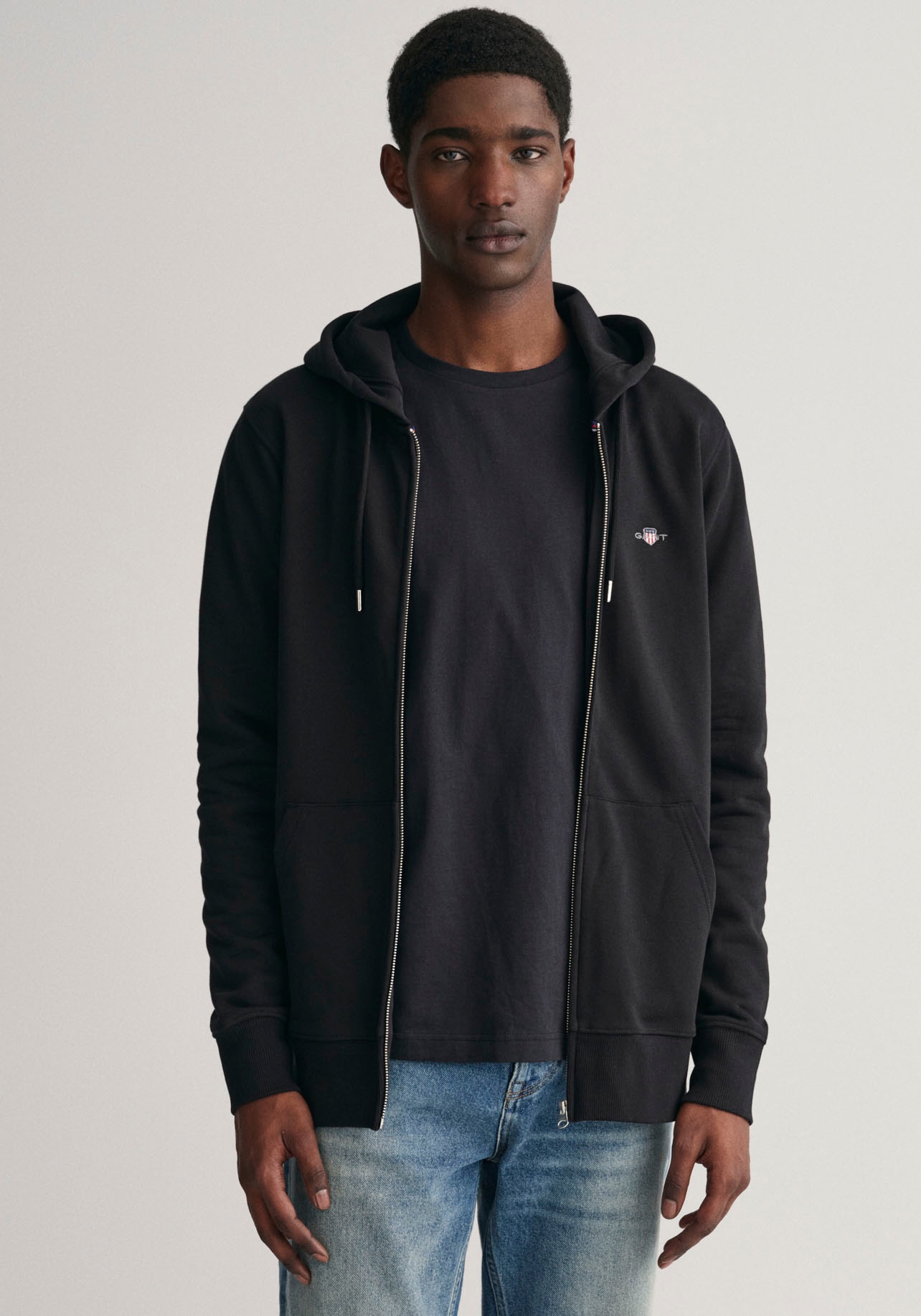 Gant Kapuzensweatjacke »REG SHIELD FULL ZIP HOODIE«, mit Logostickerei auf der Brust