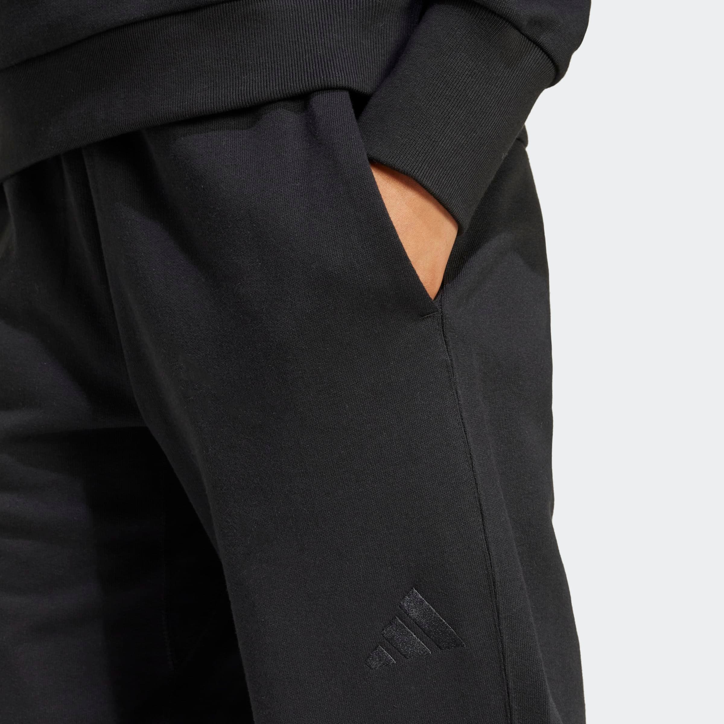 adidas Sportswear Sporthose »W ALL SZN FT PT«, (1 tlg.), Locker geschnitten, mittelhoher Bund