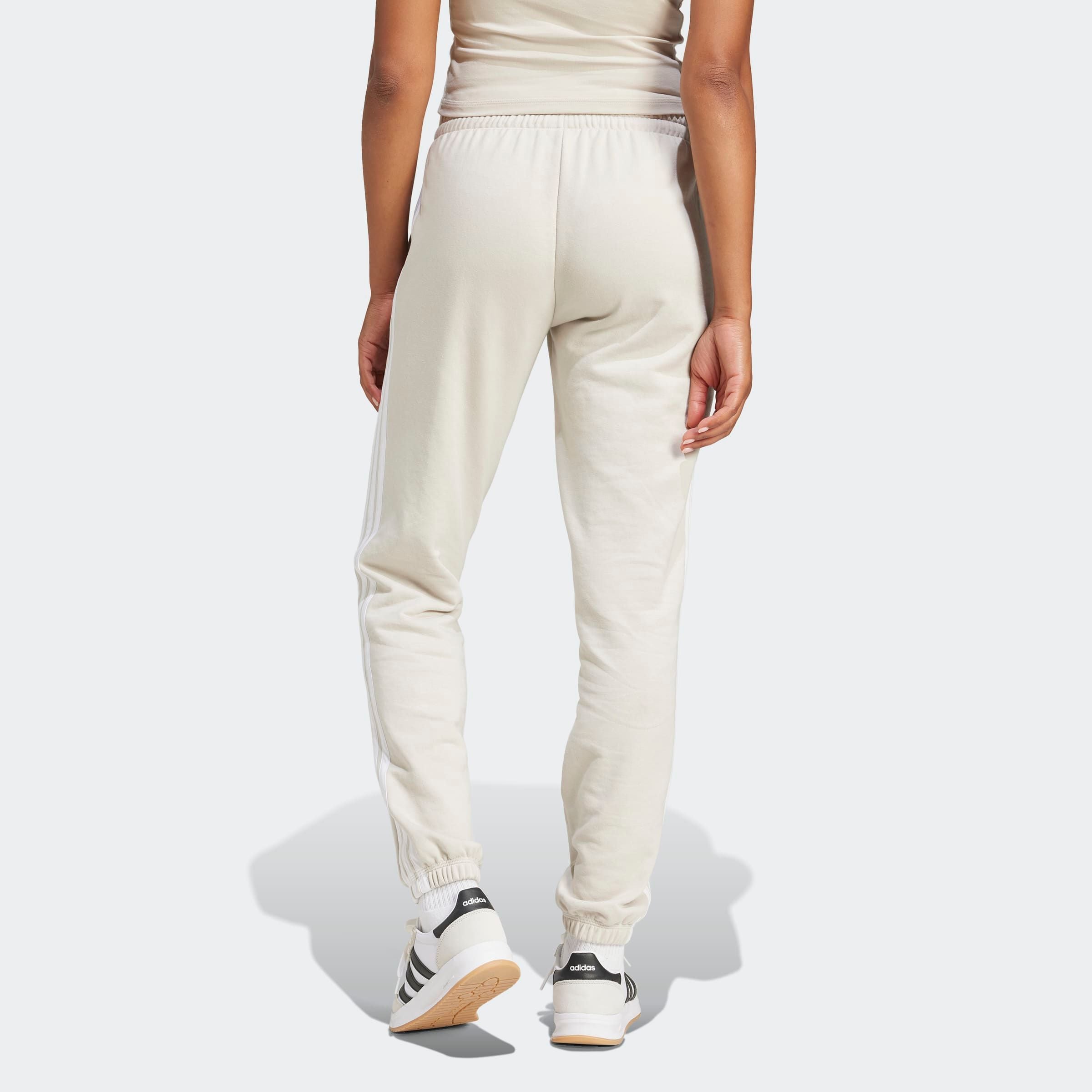 adidas Sportswear Sporthose »W 3S FT CF PT«, (1 tlg.), Reguläre Passform, mittelhoher Bund, weiches French Terry Material