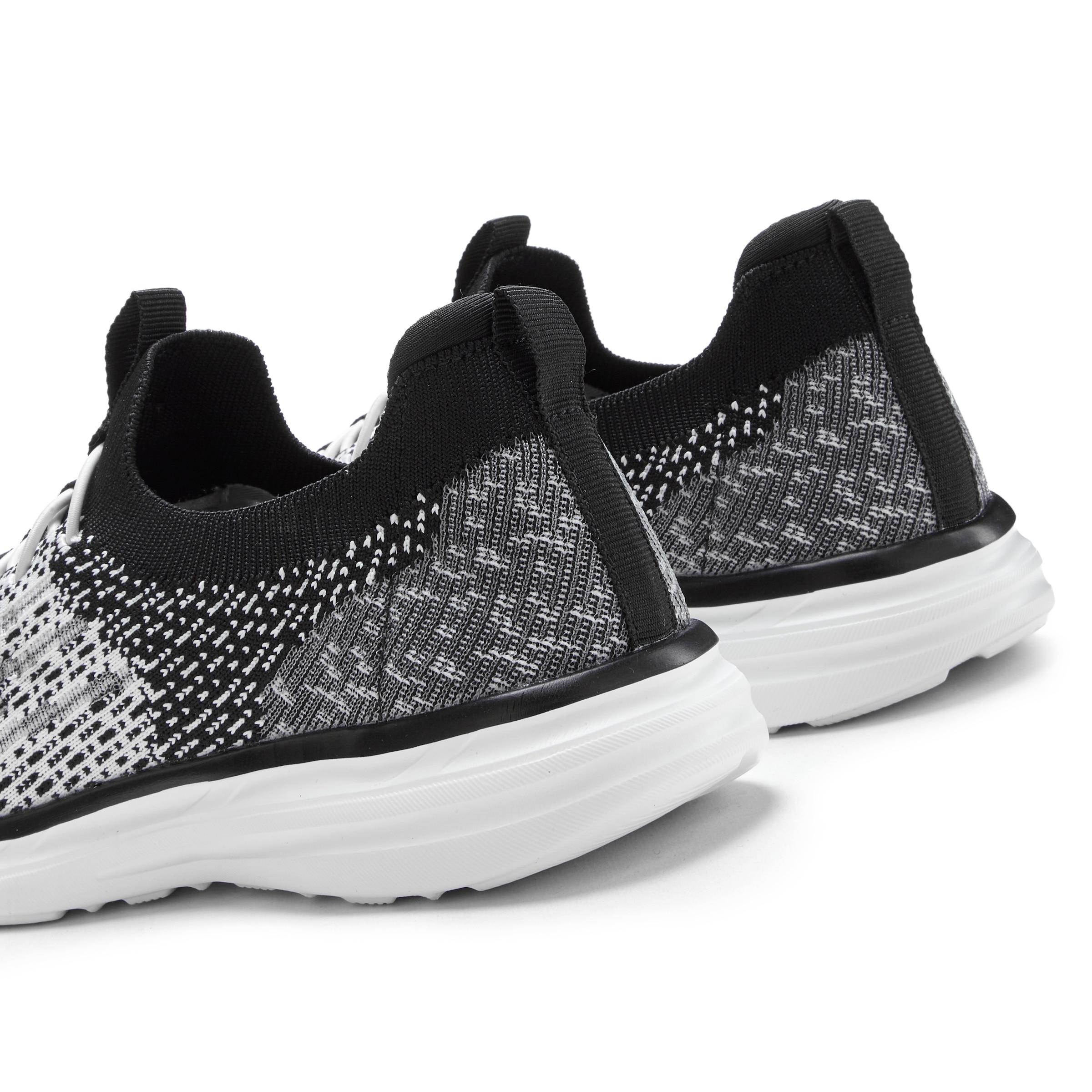 LASCANA Sneaker »Slipper, Halbschuh,«, bequem zum Reinschlüpfen mit elastischen Schnürbändern Unisex VEGAN