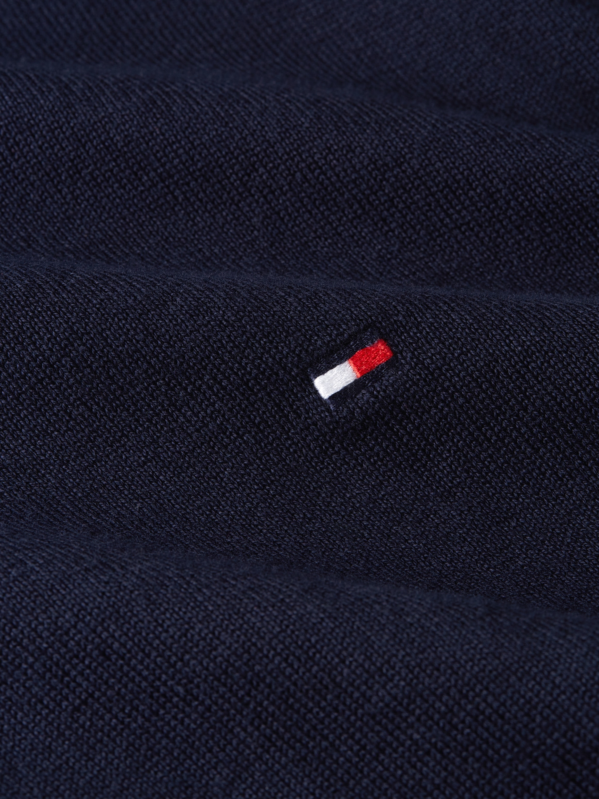 Tommy Hilfiger Strickpullover »ESSENTIAL COTTON V NECK mit V-Ausschnitt und Stickerei«, unifarben, casual, regular fit, Baumwolle, V-Ausschnitt