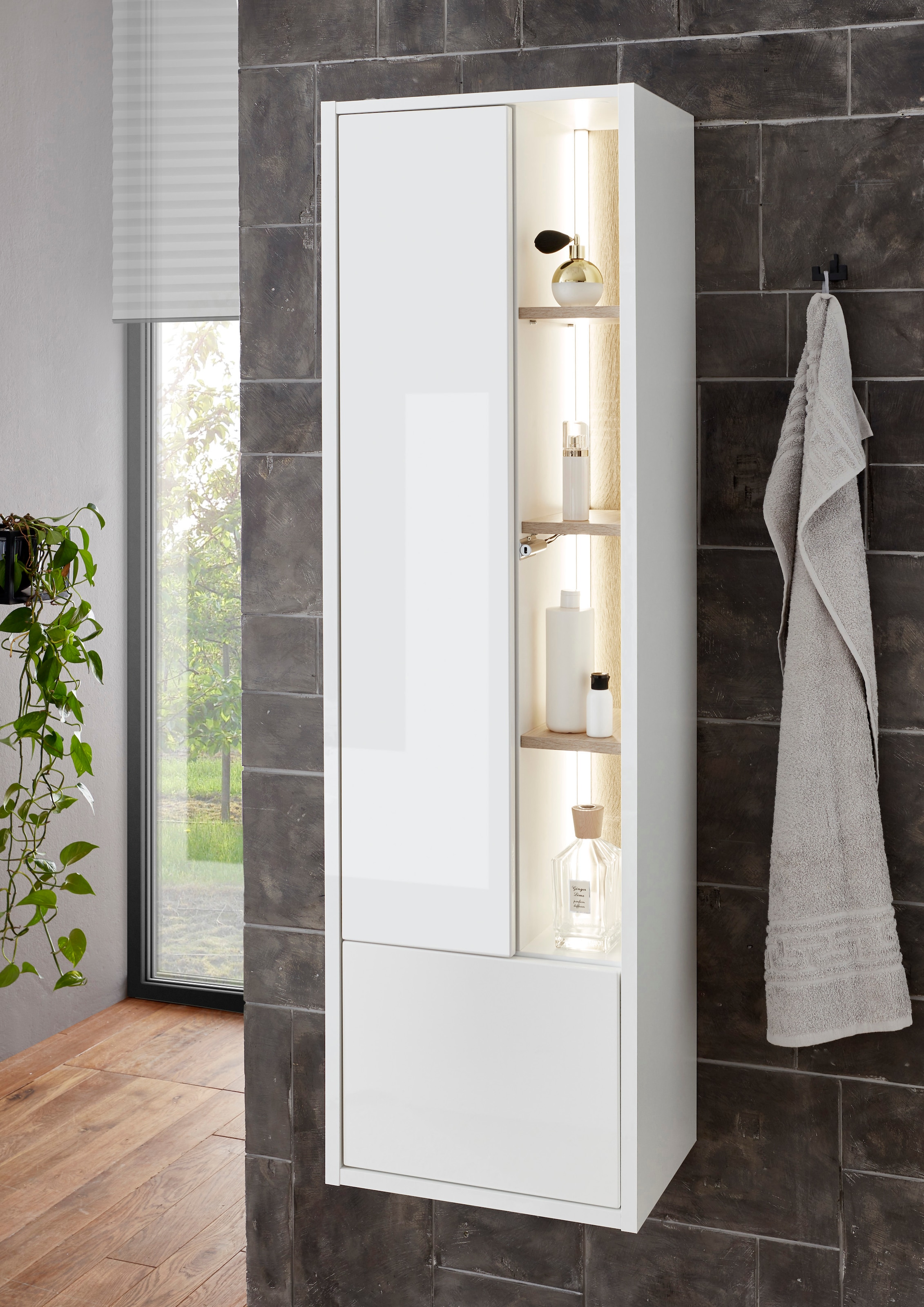 Places of Style Badmöbel-Set »Studio Line, Bad im modernen Design, 3-teiliges Badezimmer«, (3 St.), Schrank, Waschtisch und Spiegel, in zwei Farben verfügbar, Stauraum