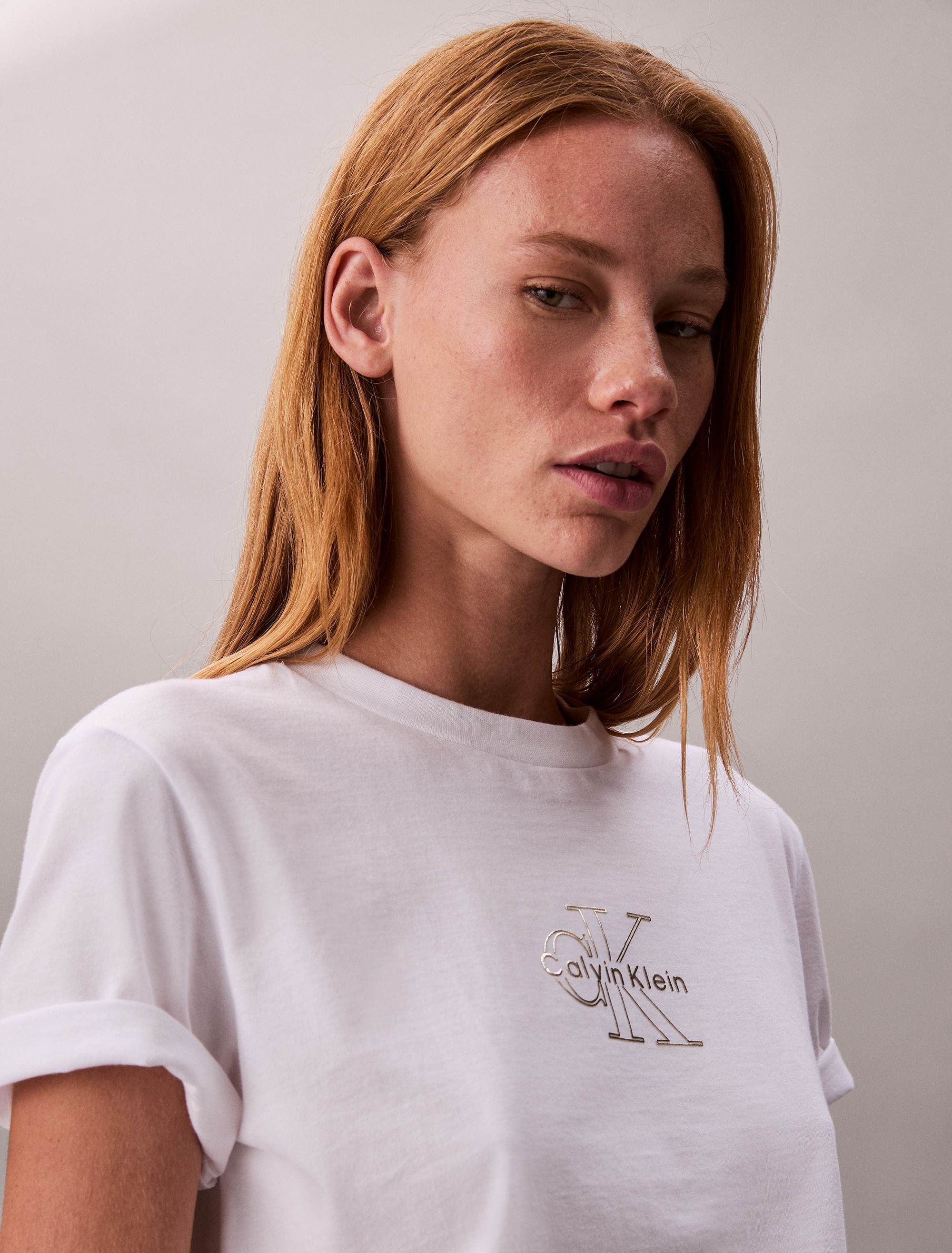 Calvin Klein Jeans T-Shirt »SS CLASSIC FOIL MONOLOGO TEE«, Mit Rundhalsausschnitt, regular fit
