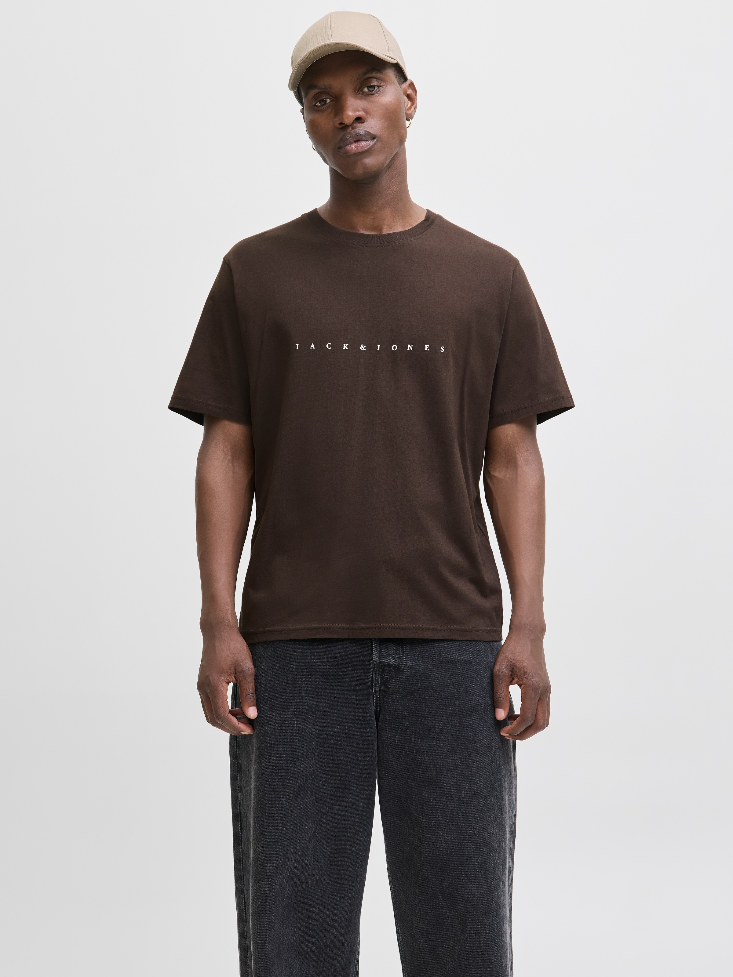 Jack & Jones Rundhalsshirt »JJESTAR mit Pigmentprint und Baumwollgefühl« mit Pigmentprint