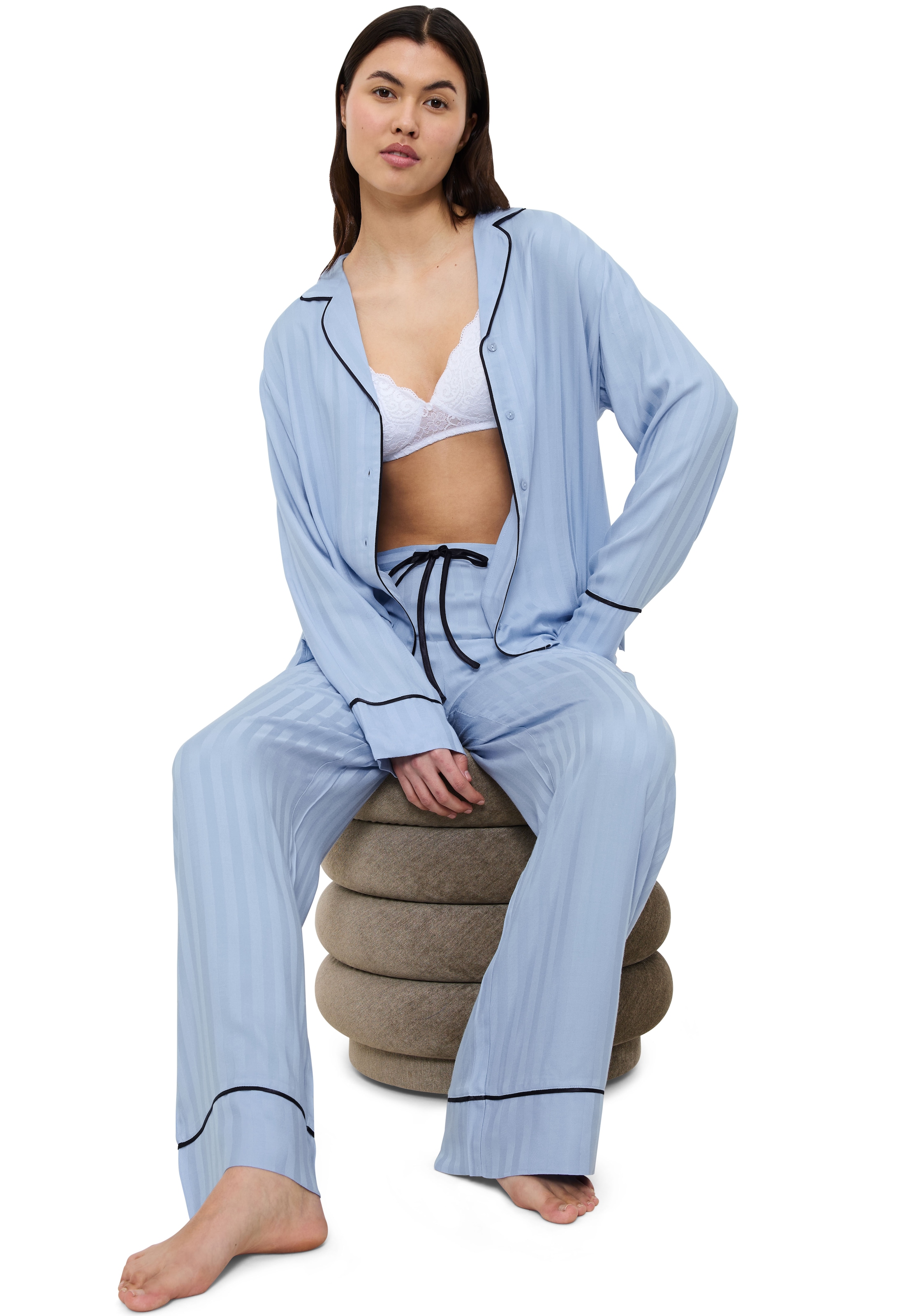 Triumph Schlafanzug »Amourette Jacquard PW«, (2 tlg.), bequem und stilvoll