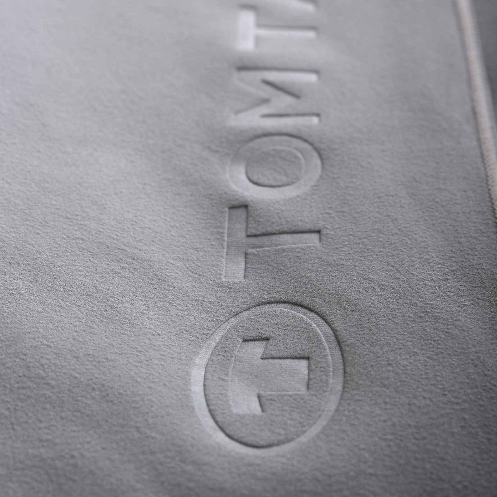 TOM TAILOR HOME Sporthandtuch »Fitnesstuch COLOR BATH«, (1 St.), Logo Prägung, Mikrofaser, weich, schnell trocknend