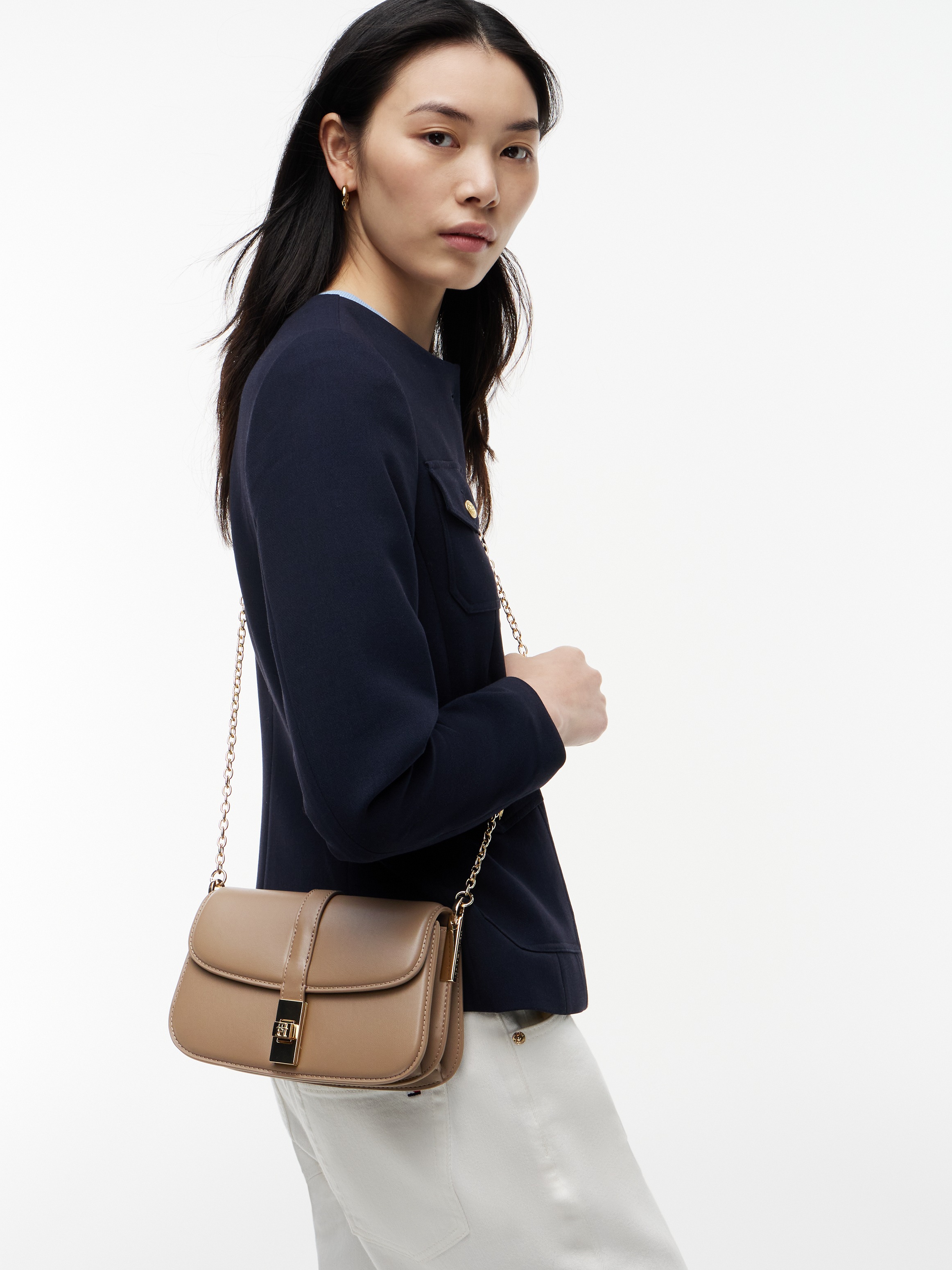 Tommy Hilfiger Umhängetasche "TH HERITAGE CHAIN CROSSOVER" Damen Abendtasche, Schultertasche Handtasche mit Steckverschluss