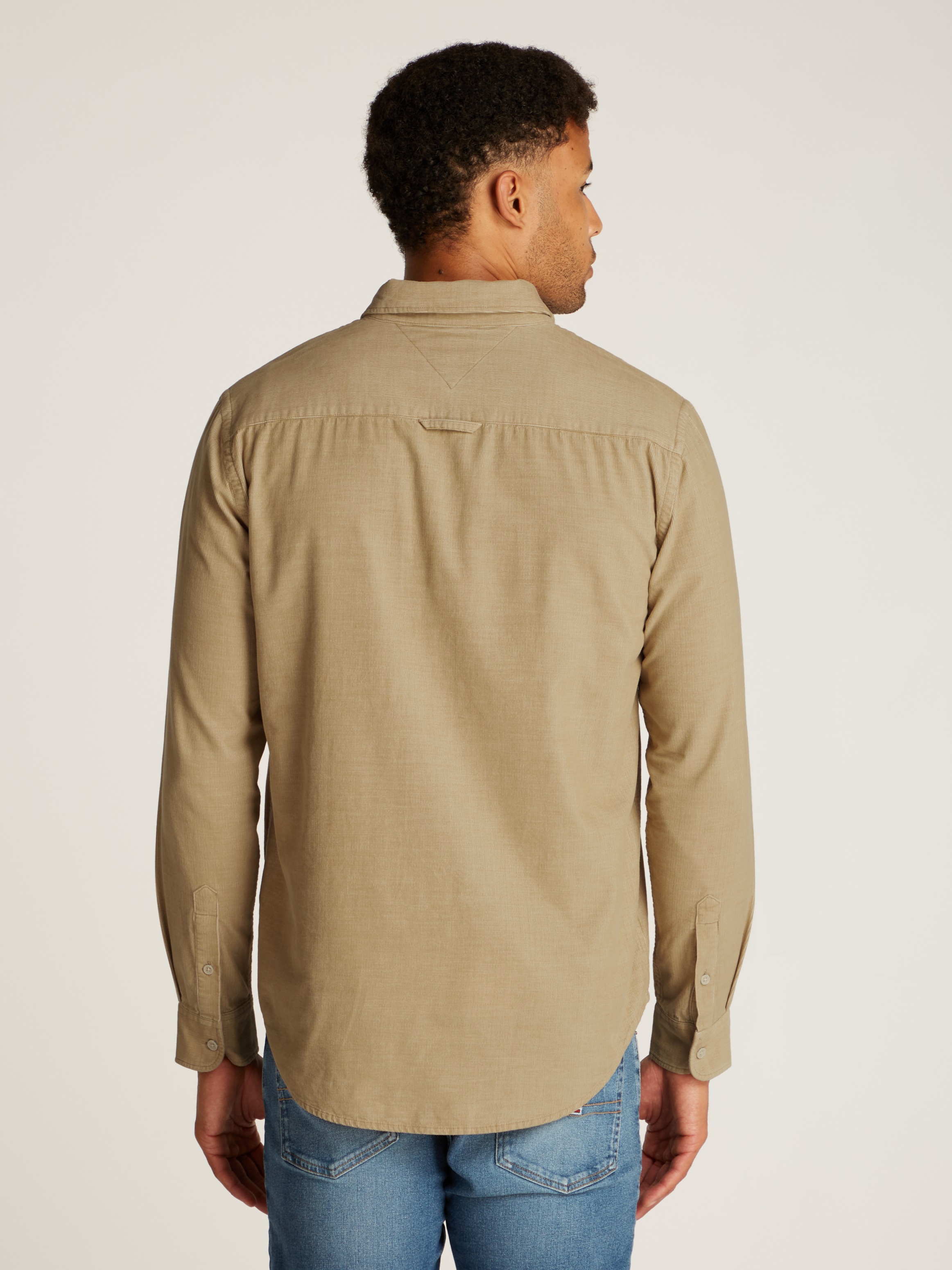 Tommy Jeans Hemdjacke »TJM ENTRY CORD SHIRT EXT«, mit Brusttasche und Logostickerei