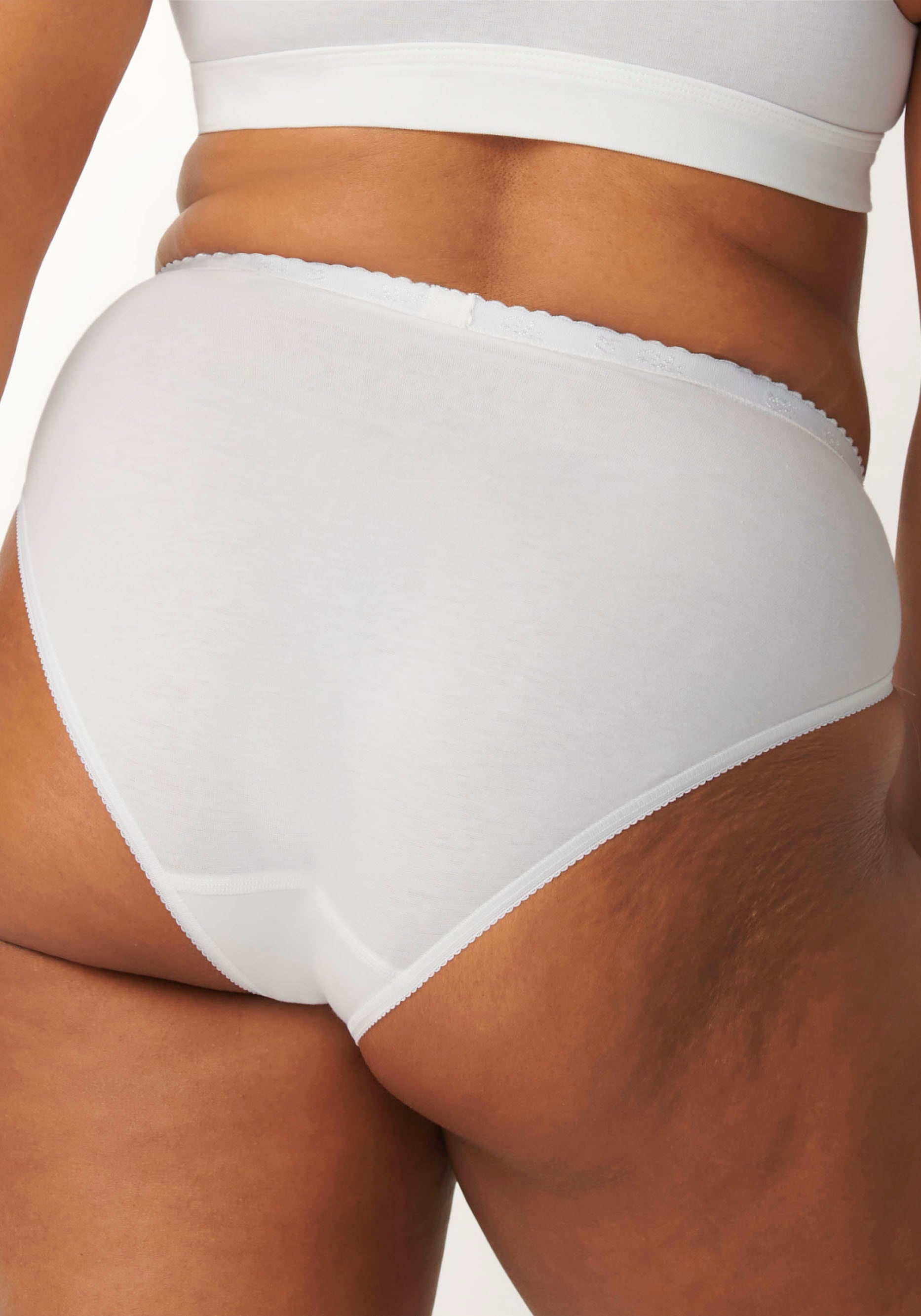 sloggi Tai-Slip »Chic Tai 4P«, (4er Pack), Damenslip mit elastischen Spitzeneinsätzen