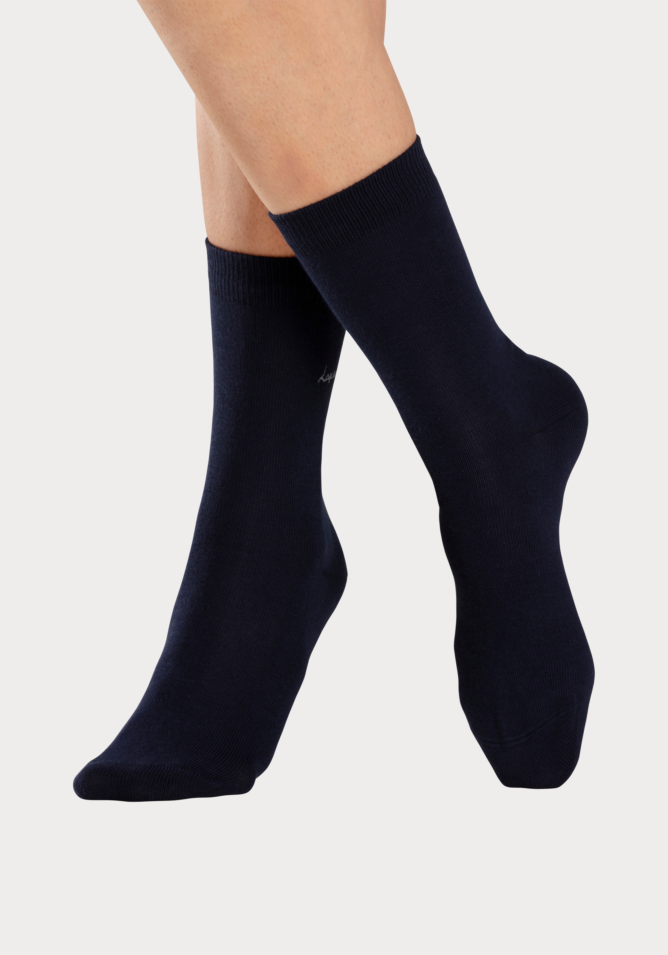 LASCANA Basicsocken, (Box, 7 Paar), mit hochwertiger Logo Stickerei
