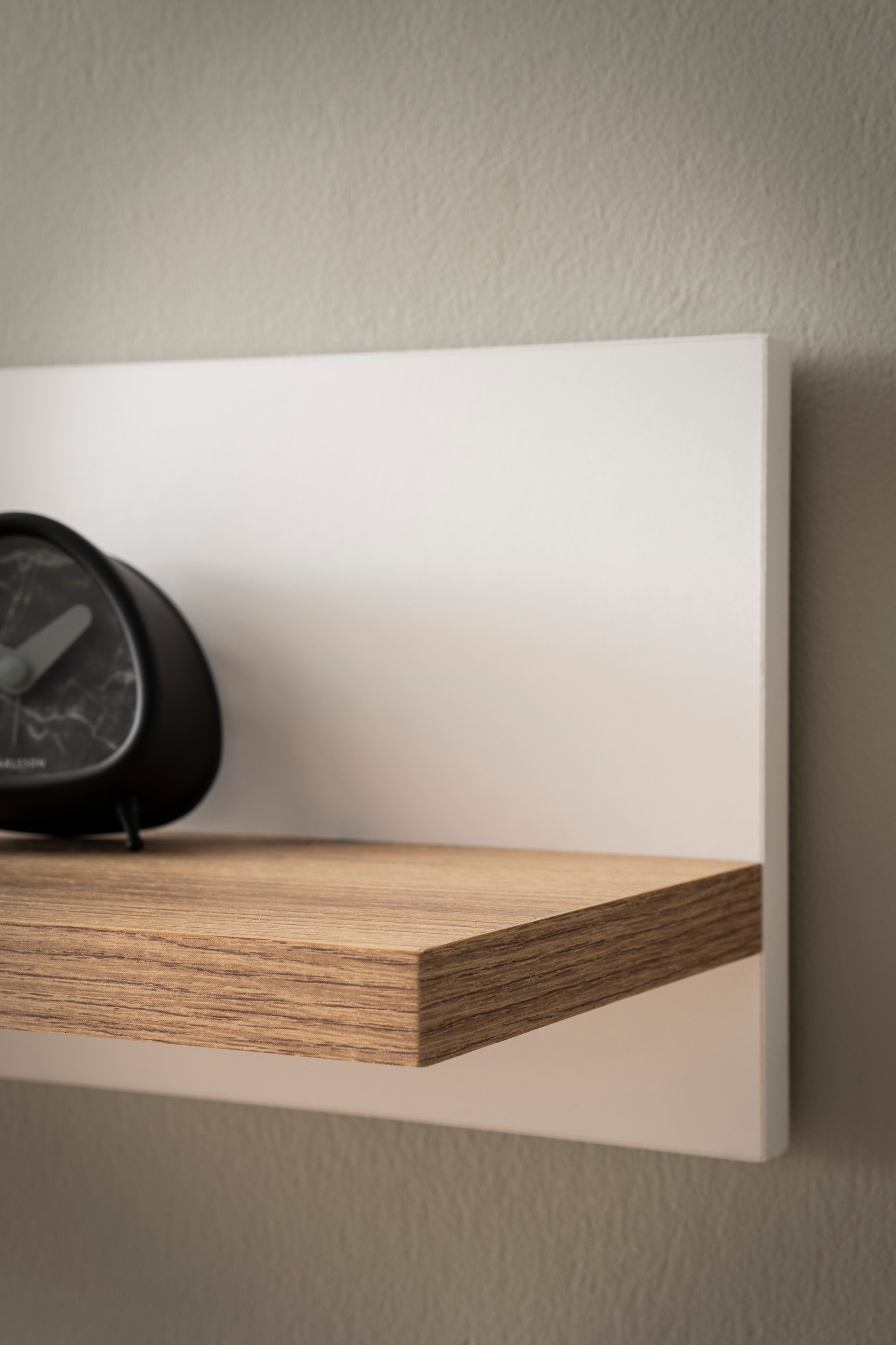 INOSIGN Wandboard »Salerno, modernes Wandregal, Wandhalter mit Ablagefläch, 180 cm breit«, vielseitig einsetzbares Hängeregal, Weiss mit Eiche Evoke Dekor