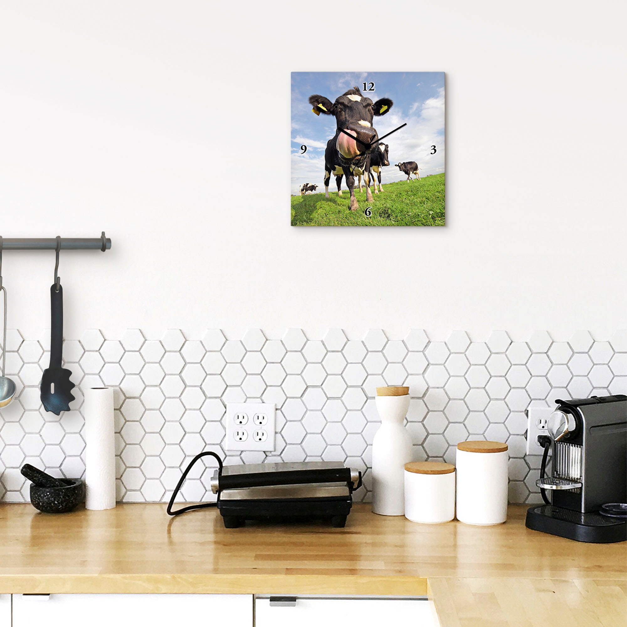 Artland Wanduhr Quarz- bestellen gewaltiger ohne Jelmoli-Versand »Holstein-Kuh | Funkuhrwerk, online Tickgeräusche mit wahlweise mit Zunge«, lautlos oder