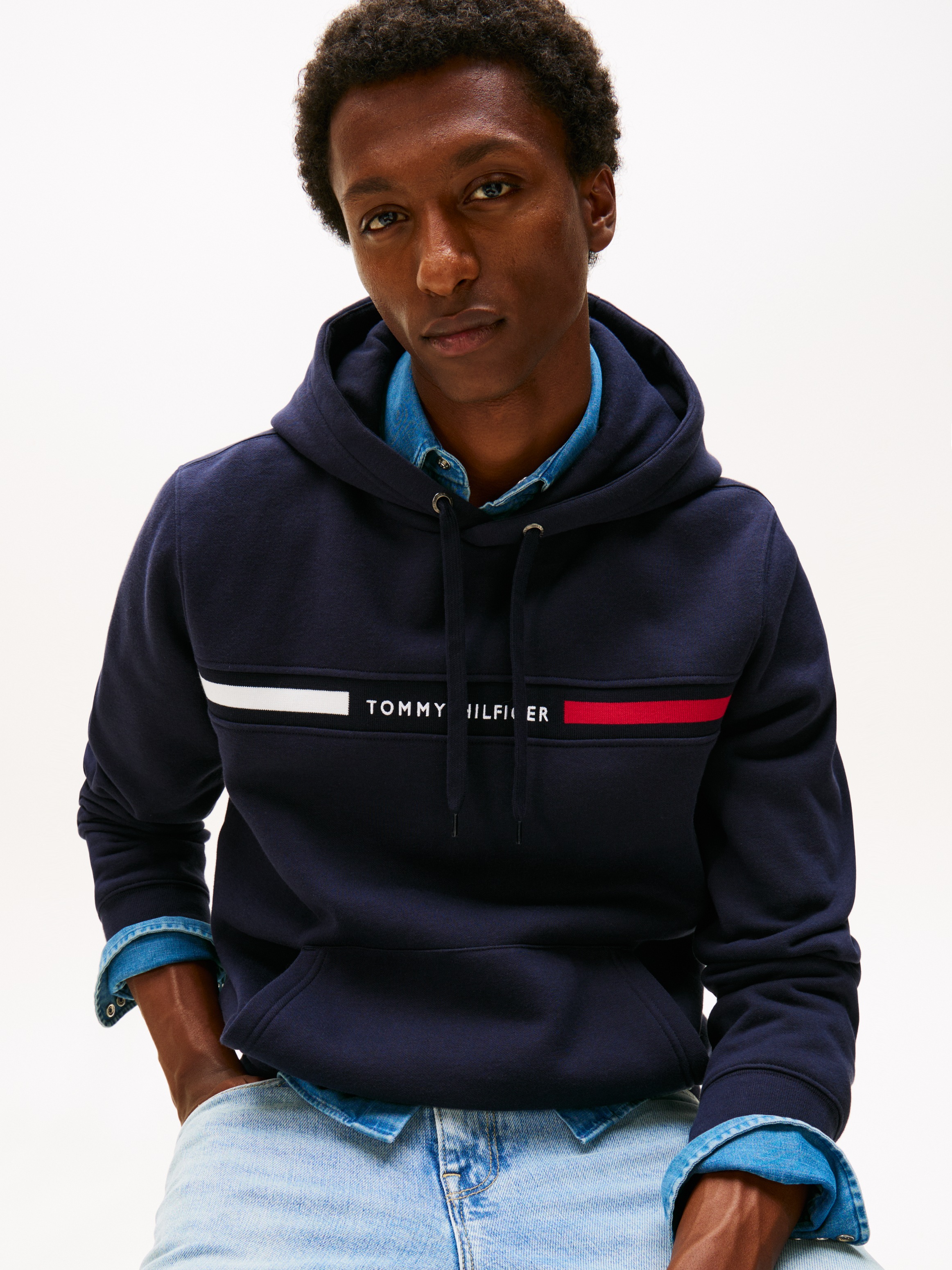 Tommy Hilfiger Kapuzensweatshirt »HILFIGER CHEST INSERT HOODY mit Kapuze und Logoschriftzug«, unifarben, casual, regular fit, Baumwollmix, Kapuze