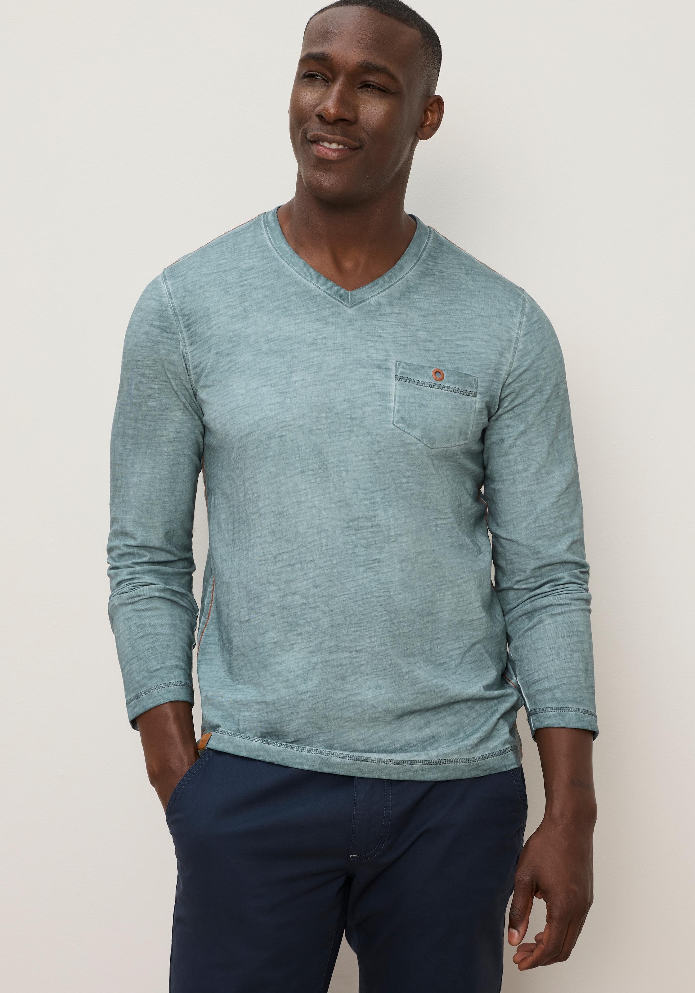 KangaROOS Langarmshirt mit V-Ausschnitt, Langarm-Design, aus Slub-Material