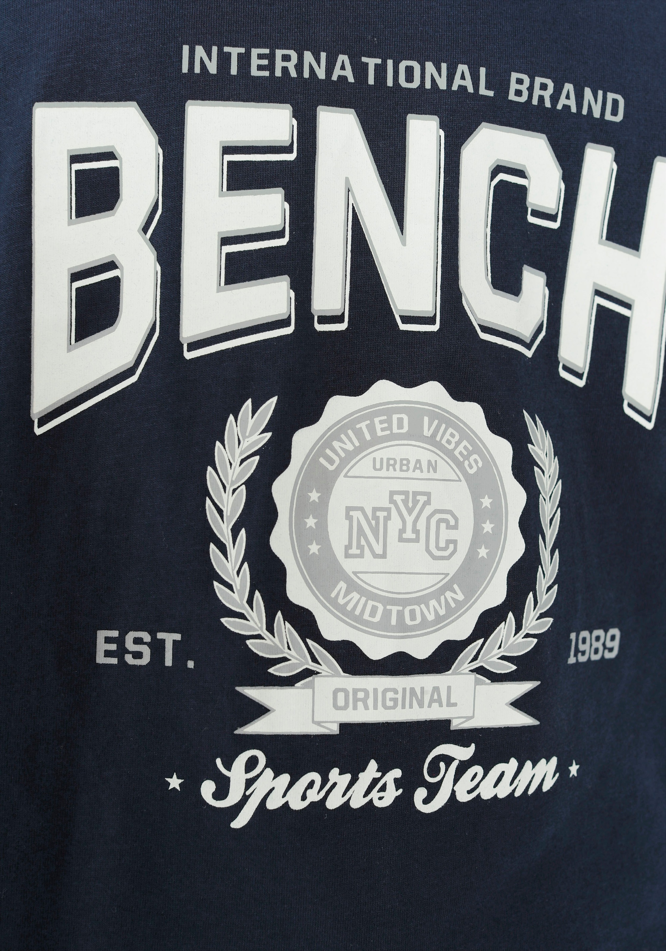 ✵ Bench. T-Shirt, mit farbigen Einsätzen und Print online ordern |  Jelmoli-Versand