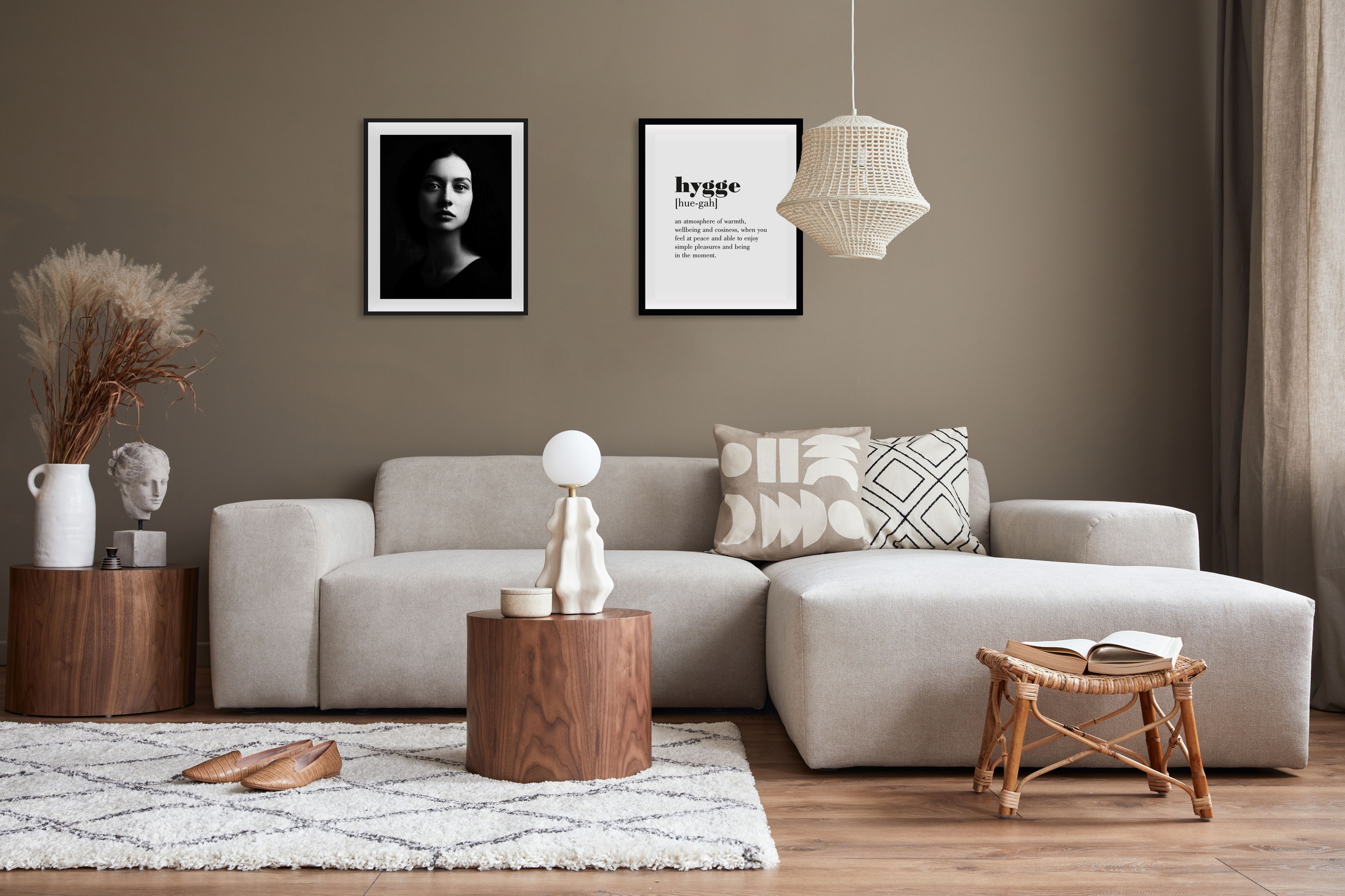 queence Bild »Hygge«, Abstrakt-Schwarz-Weiss-Fashion-Mode-Magazincover-Frau-Bilder von Frauen-Schriftzug-Sprüche & Texte, (2 St.), HD Premium Poster-Druck inkl. Holzrahmen - 2er Set