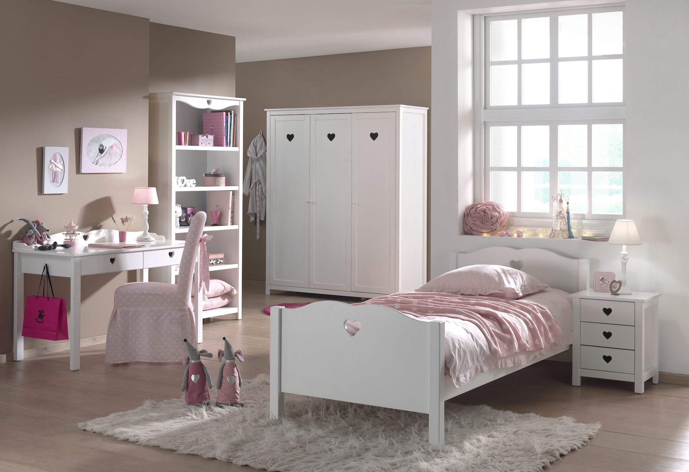 Vipack Kleiderschrank »Amori«, (Made in Europe)