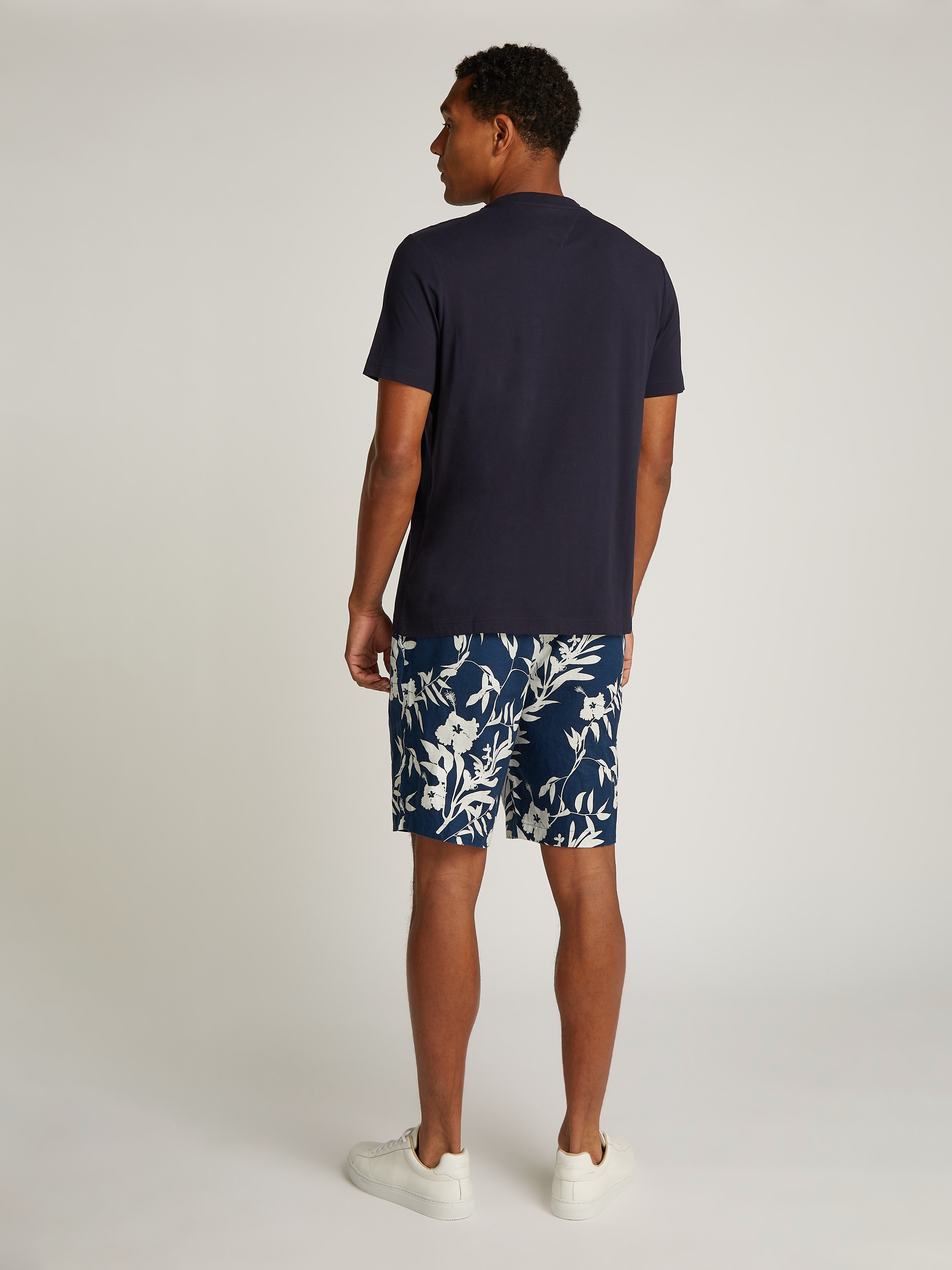 Tommy Hilfiger T-Shirt »HILFIGER CENTER STACK TEE«, mit grossem Schriftprint