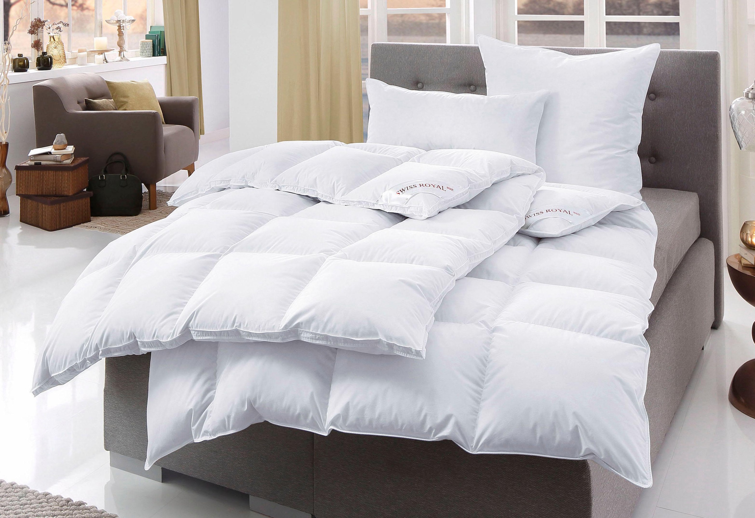 Haeussling Daunenbettdecke »Swiss Royal, Bettdecken für Sommer und Winter, Ganzjahresdecke, Decke«, extrawarm, Füllung 90% Daunen, 10% Federn, Bezug 100% Baumwolle, (1 St.), Bettdecke 135x200 cm, 155x220 cm & weitere Grössen, Made in Germany