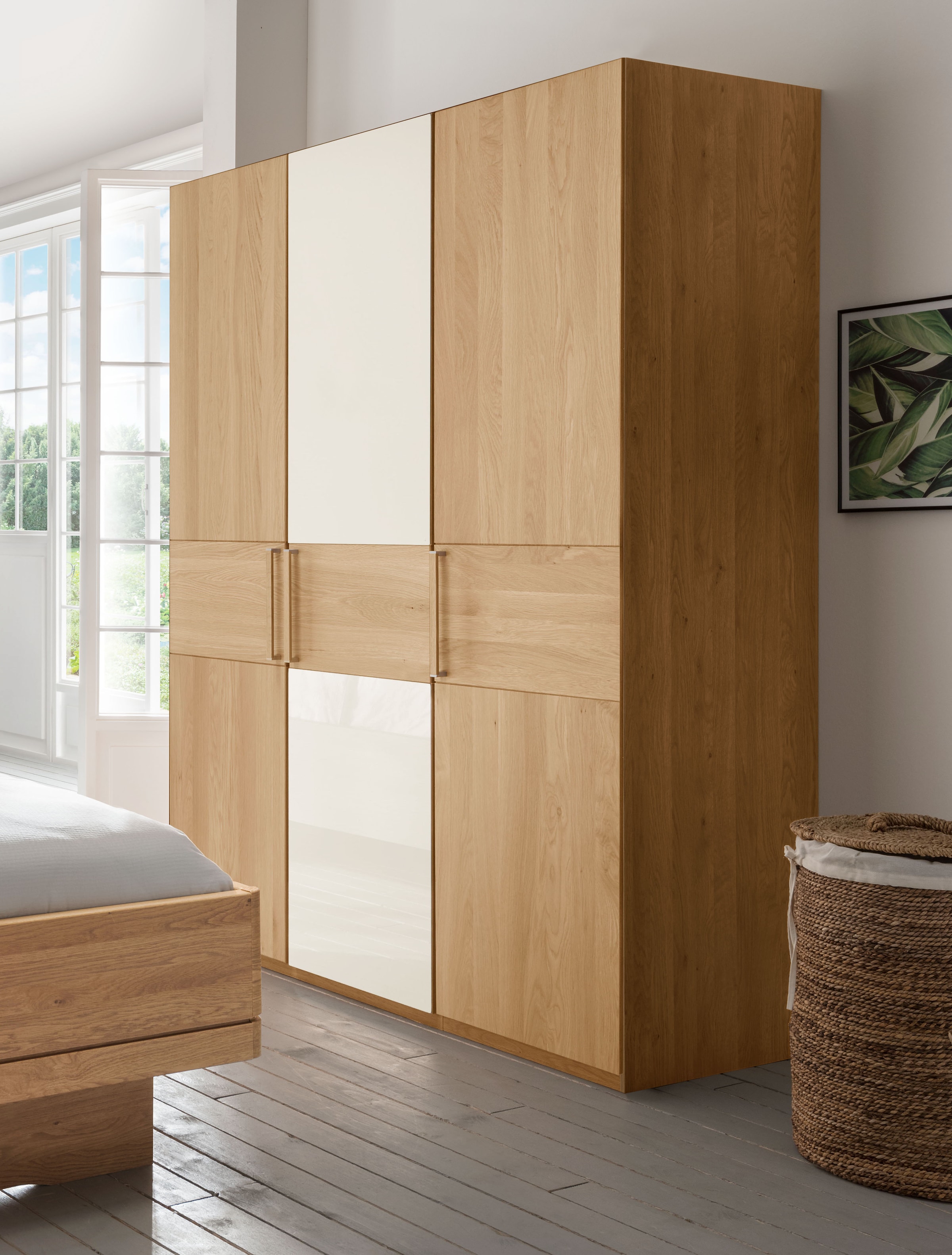 WIEMANN Drehtürenschrank "Kiruna" mit Champagnerglas