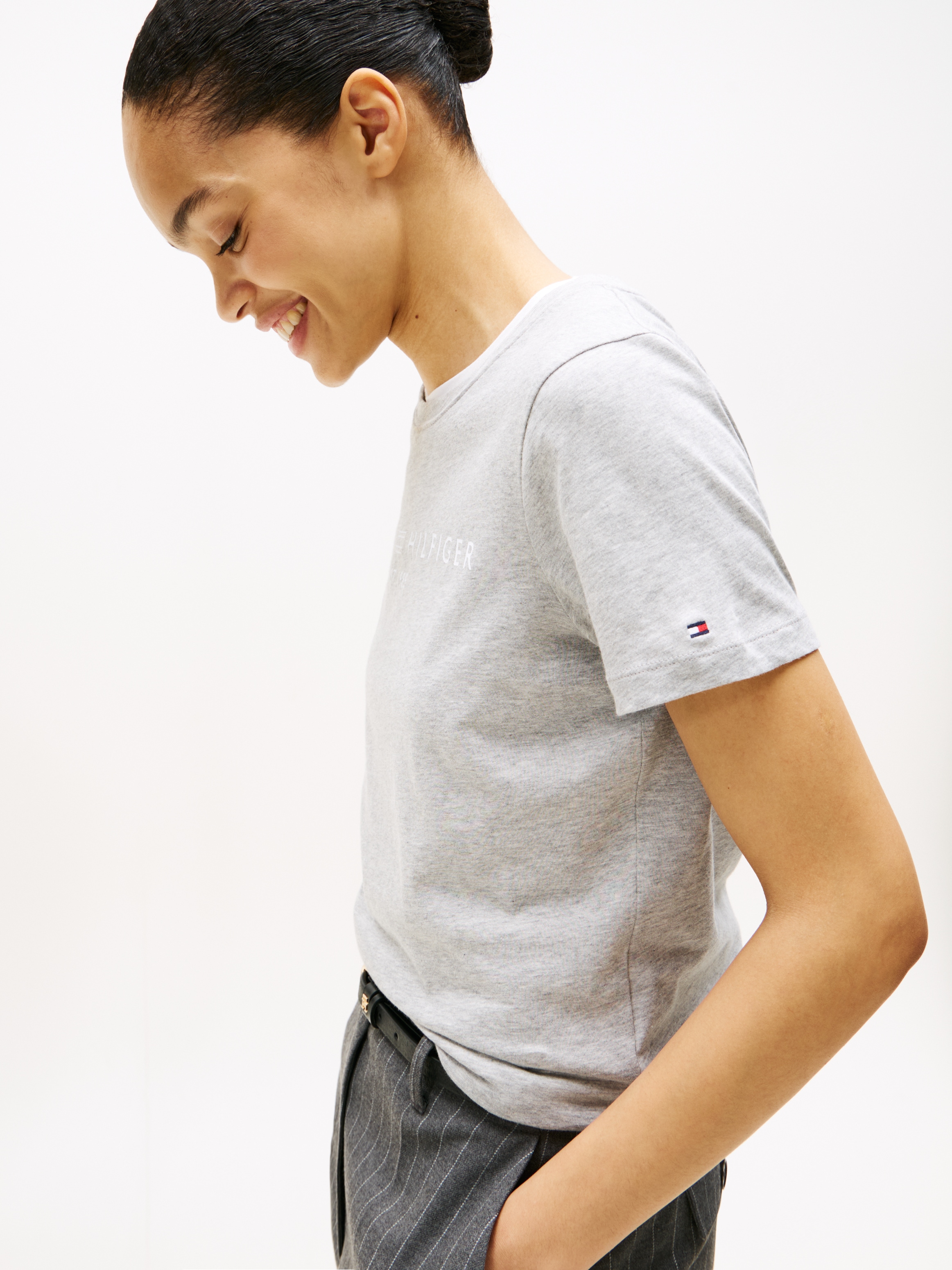 Tommy Hilfiger T-Shirt »REG CORP LOGO C-NK mit Logoschriftzug und Stickerei«, meliert, casual, regular fit, Baumwolle, Rundhals