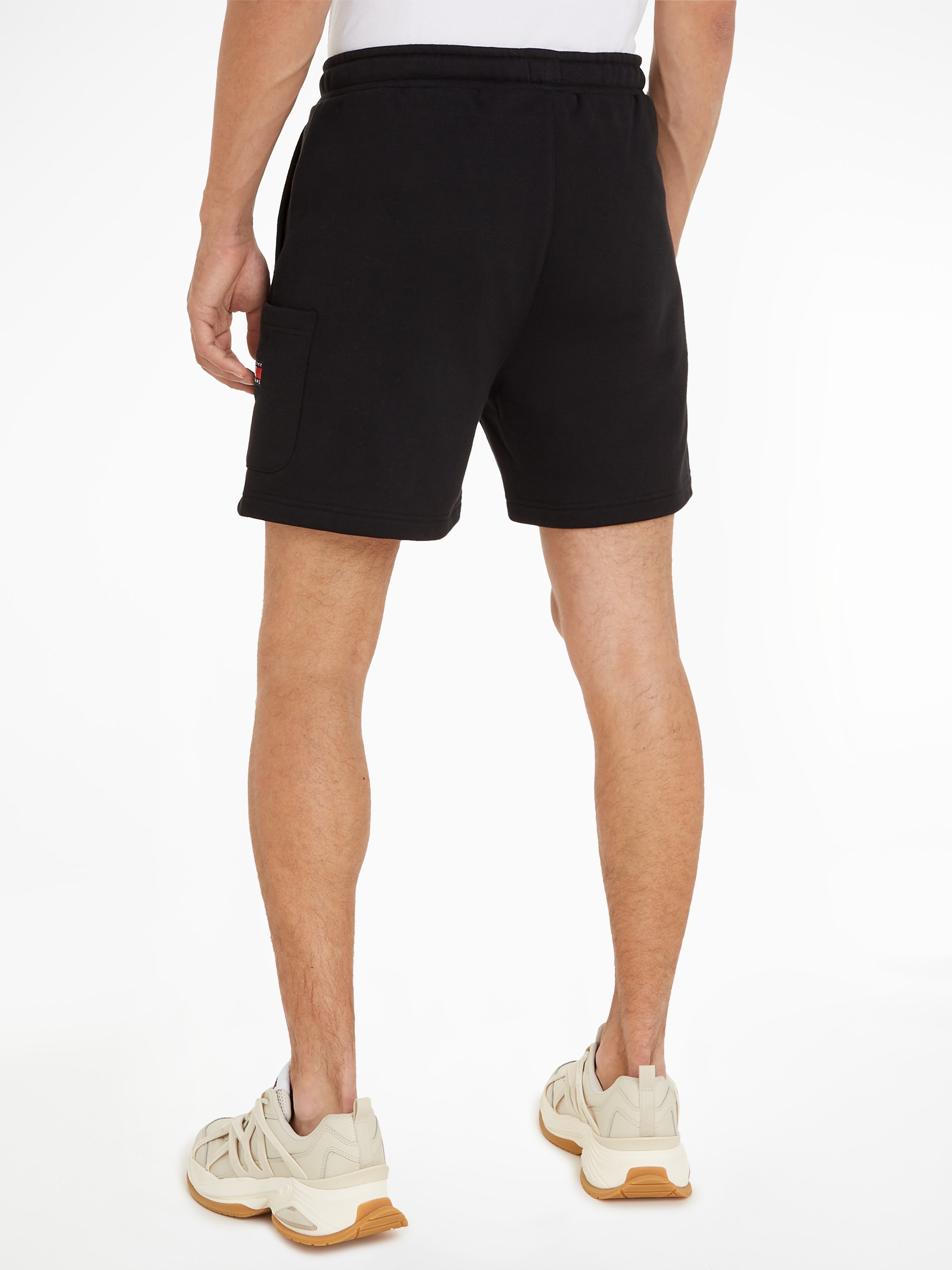 Tommy Jeans Cargoshorts »TJM BADGE CARGO SHORT«, mit Seitentasche