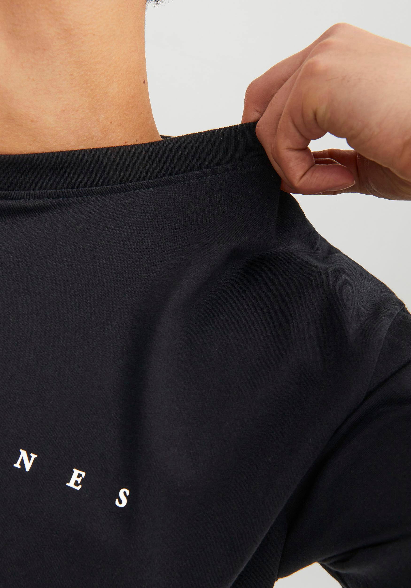 Jack & Jones Rundhalsshirt »JJESTAR mit Pigmentprint und Baumwollgefühl«, mit Pigmentprint