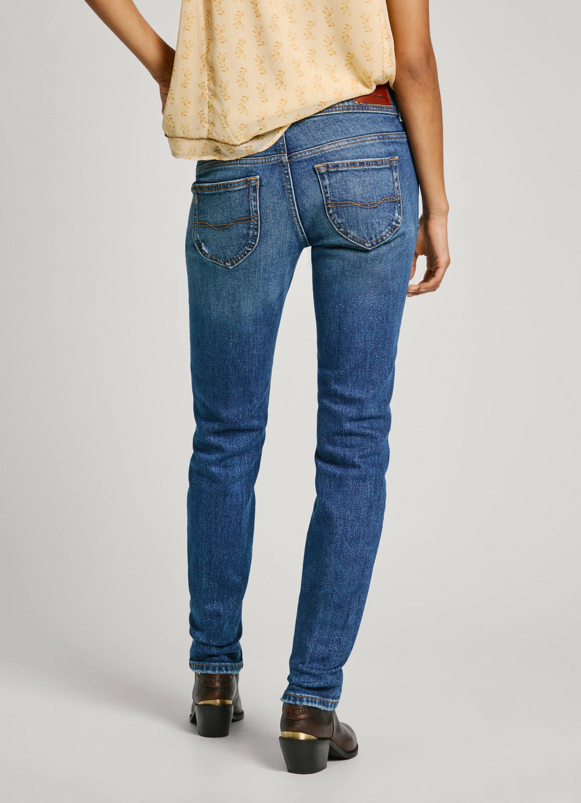 Pepe Jeans Slim-fit-Jeans »SLIM JEANS LW«, mit doppeltem Knopfverschluss