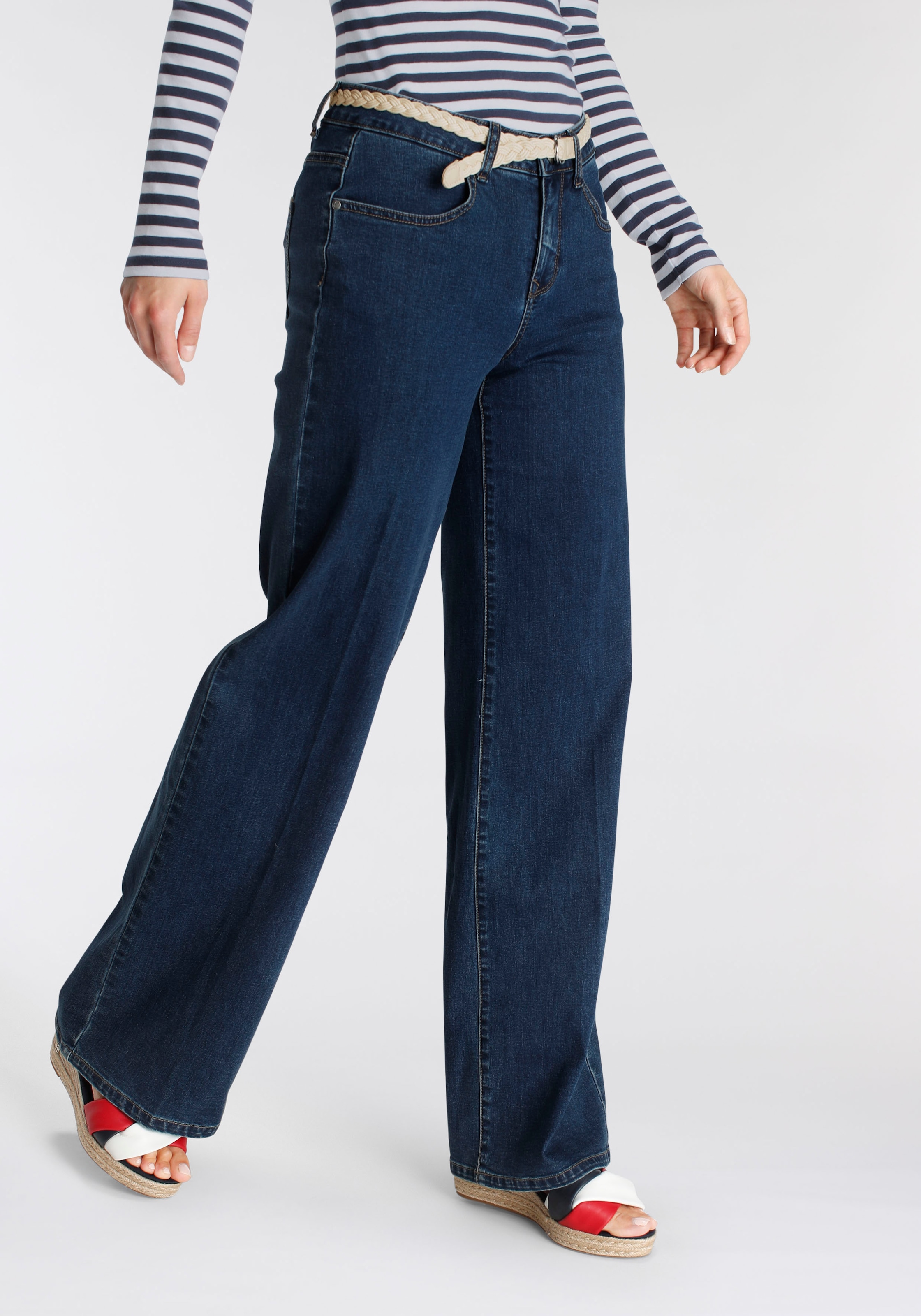 DELMAO Weite Jeans, (Set, 2 tlg., mit Gürtel), mit modischem Flechtgürtel ---NEUE MARKE!