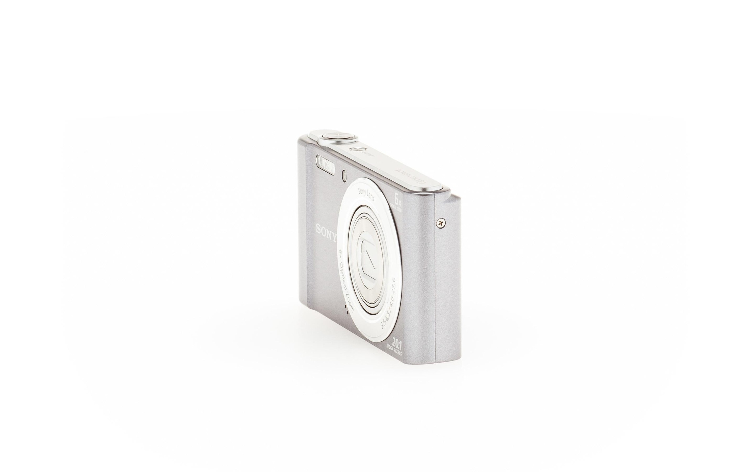 Sony Kompaktkamera »DSC-W810S Silberfarben«