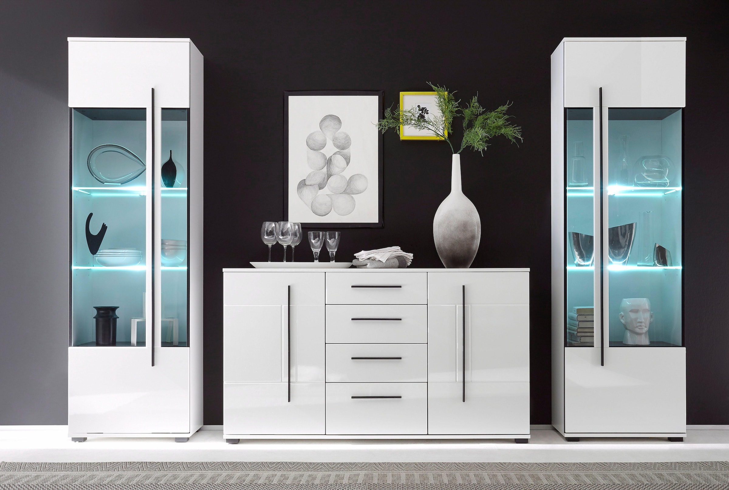 INOSIGN Vitrine »Cantara, Vitrinenschrank in Eiche Evoke oder weiss, Standvitrine«, schwarzer Stangengriff, ausreichend Stauraum, vielseitig einsetzbar