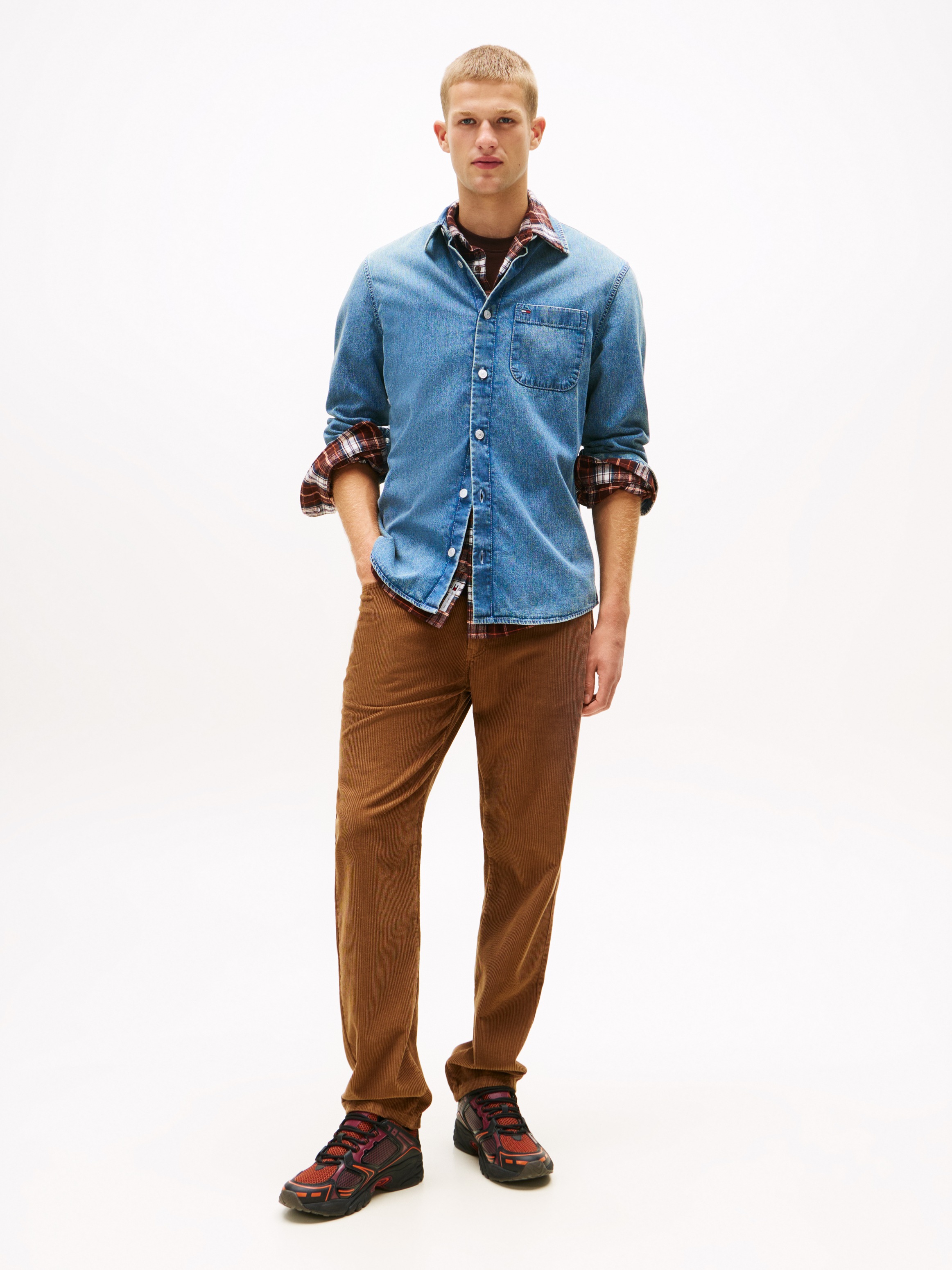 Tommy Jeans Jeanshemd »REGULAR DENIM SHIRT«, Regular fit mit Rundhalsausschnitt