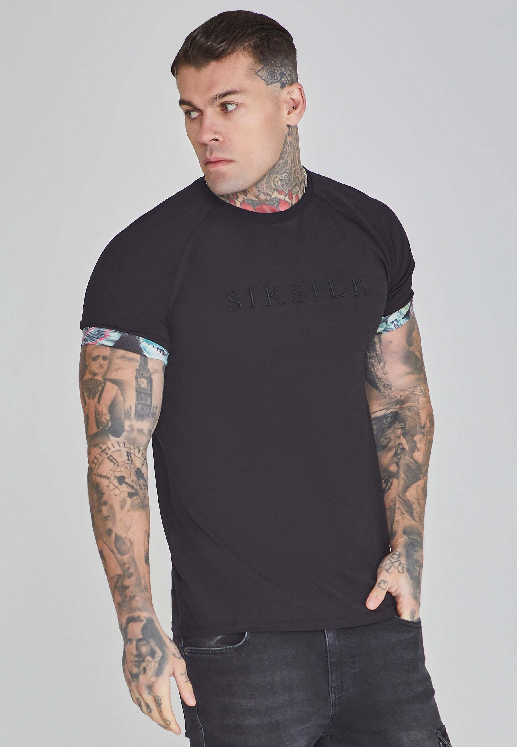 T-Shirt »Siksilk T-Shirt Roll Sleeve T-Shirt in Black«