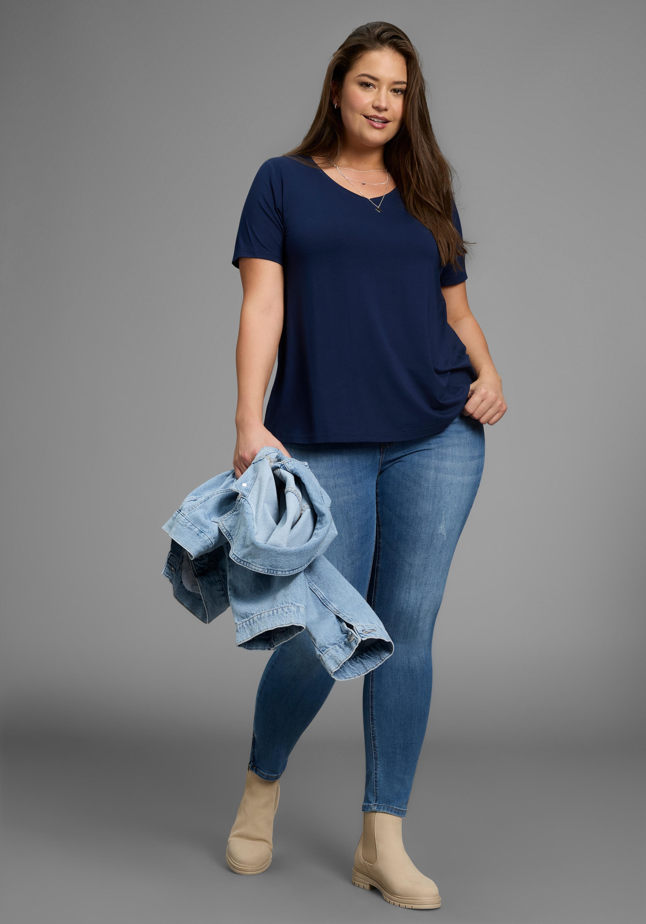 Laura Scott CURVE T-Shirt, mit V-Ausschnitt aus fliessender Viskose - GROSSE GRÖSSE