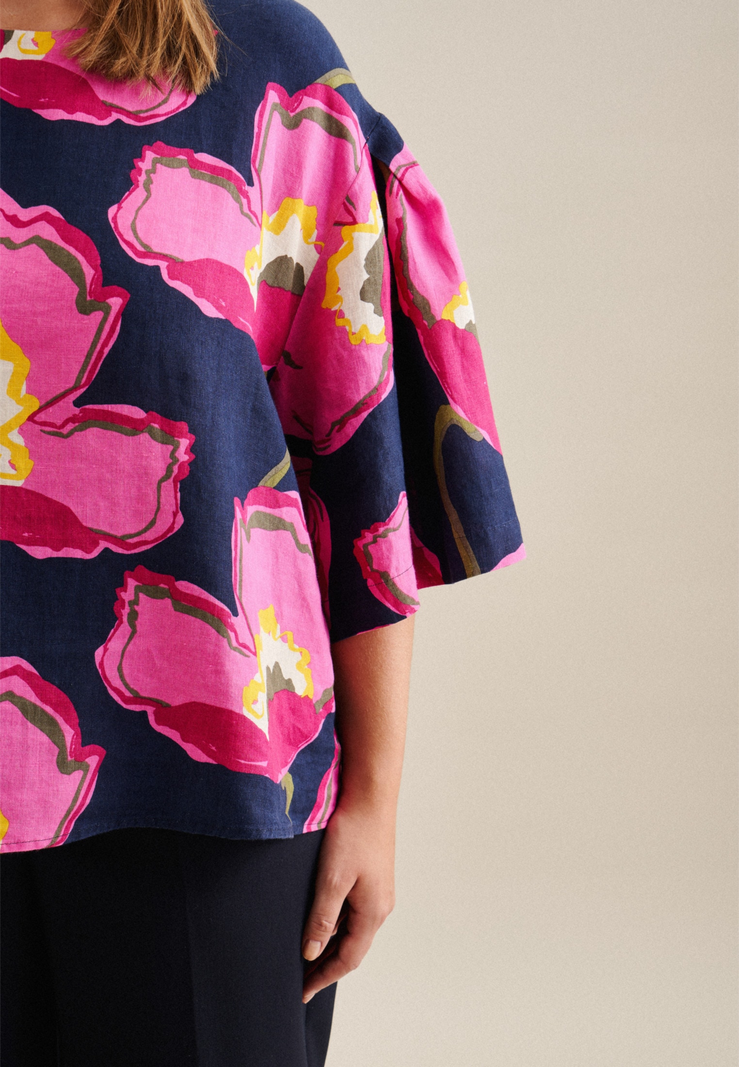 seidensticker Shirtbluse »Schwarze Rose«, Kurzarm Rundhals Floral