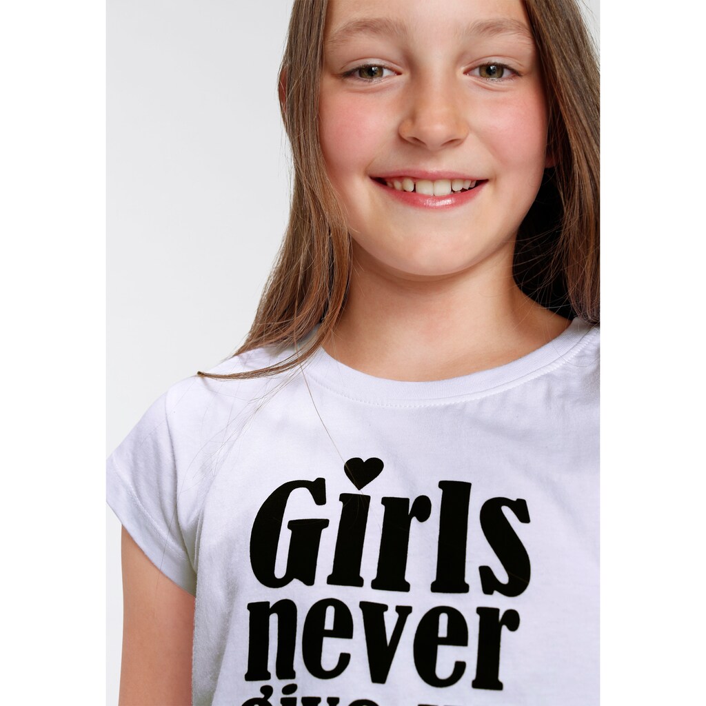 KIDSWORLD T-Shirt »Girls nerver give up«, kurze modische Form