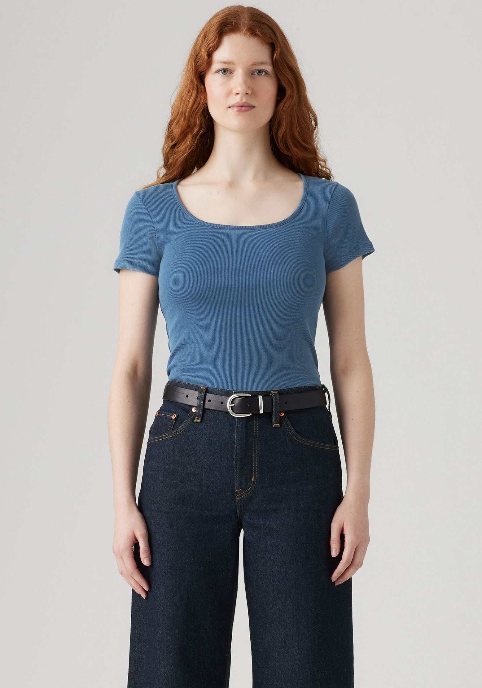 Levi's® T-Shirt »ESSENTIAL SQRD NE« Feinrippqualität