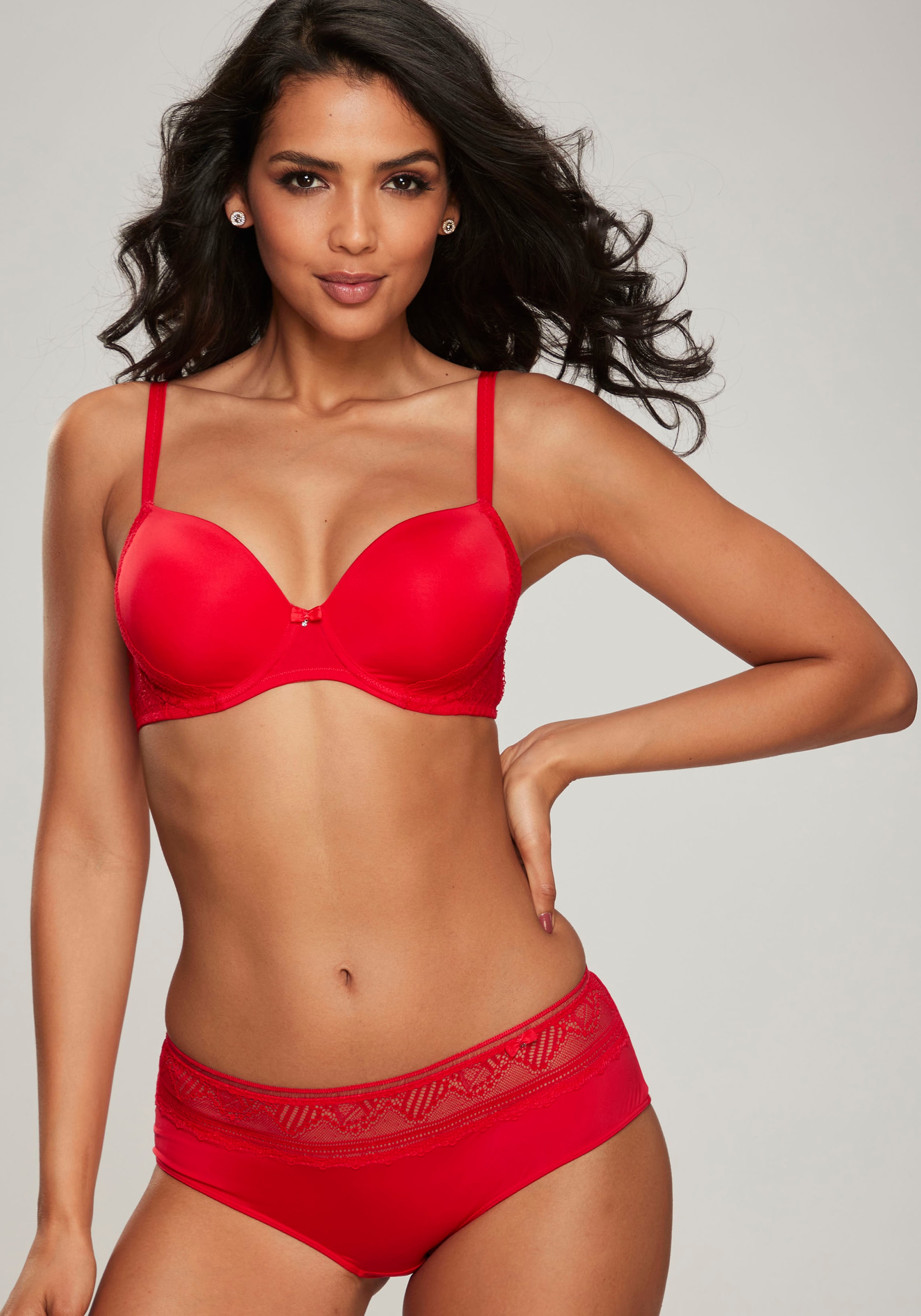 LASCANA Schalen-BH »Tiziana«, mit dekorativer Spitze, Dessous